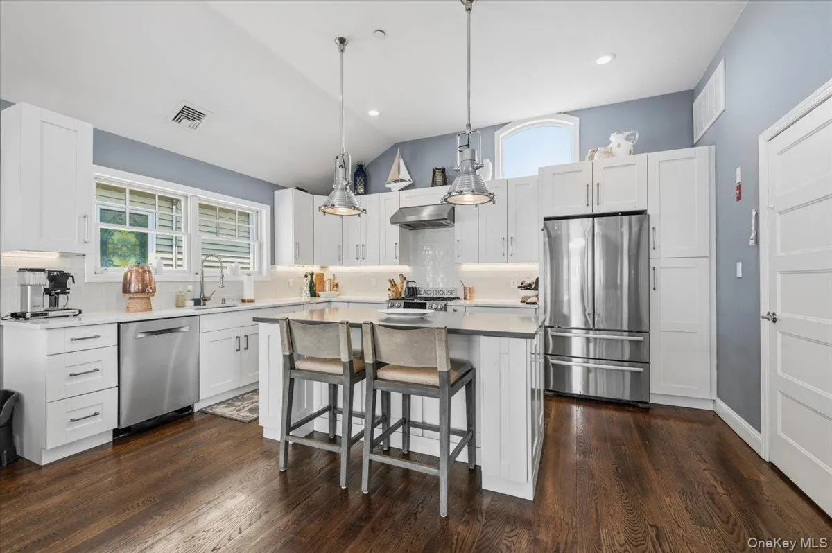 90 Alabama Street, Long Beach, NY, 3 Bedrooms Bedrooms, 6 Rooms Rooms,2 BathroomsBathrooms,Residential,For Rent,Alabama,0,1030387 90 Alabama Street, Long Beach, NY, 3 Bedrooms Bedrooms, 6 Rooms Rooms,2 BathroomsBathrooms,Residential,For Rent,Alabama,0,1030387