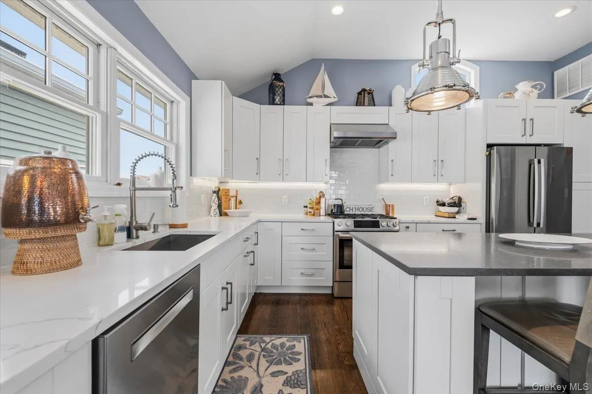 90 Alabama Street, Long Beach, NY, 3 Bedrooms Bedrooms, 6 Rooms Rooms,2 BathroomsBathrooms,Residential,For Rent,Alabama,0,1030387 90 Alabama Street, Long Beach, NY, 3 Bedrooms Bedrooms, 6 Rooms Rooms,2 BathroomsBathrooms,Residential,For Rent,Alabama,0,1030387
