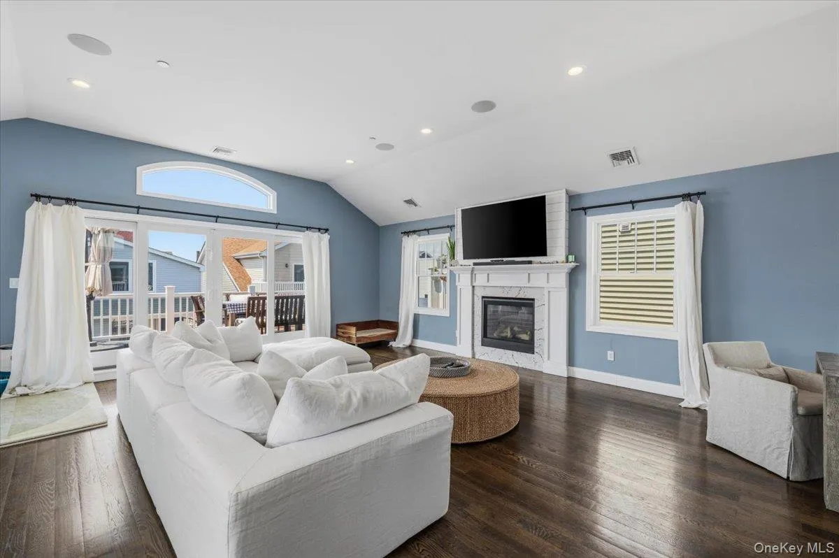 90 Alabama Street, Long Beach, NY, 3 Bedrooms Bedrooms, 6 Rooms Rooms,2 BathroomsBathrooms,Residential,For Rent,Alabama,0,1030387 90 Alabama Street, Long Beach, NY, 3 Bedrooms Bedrooms, 6 Rooms Rooms,2 BathroomsBathrooms,Residential,For Rent,Alabama,0,1030387