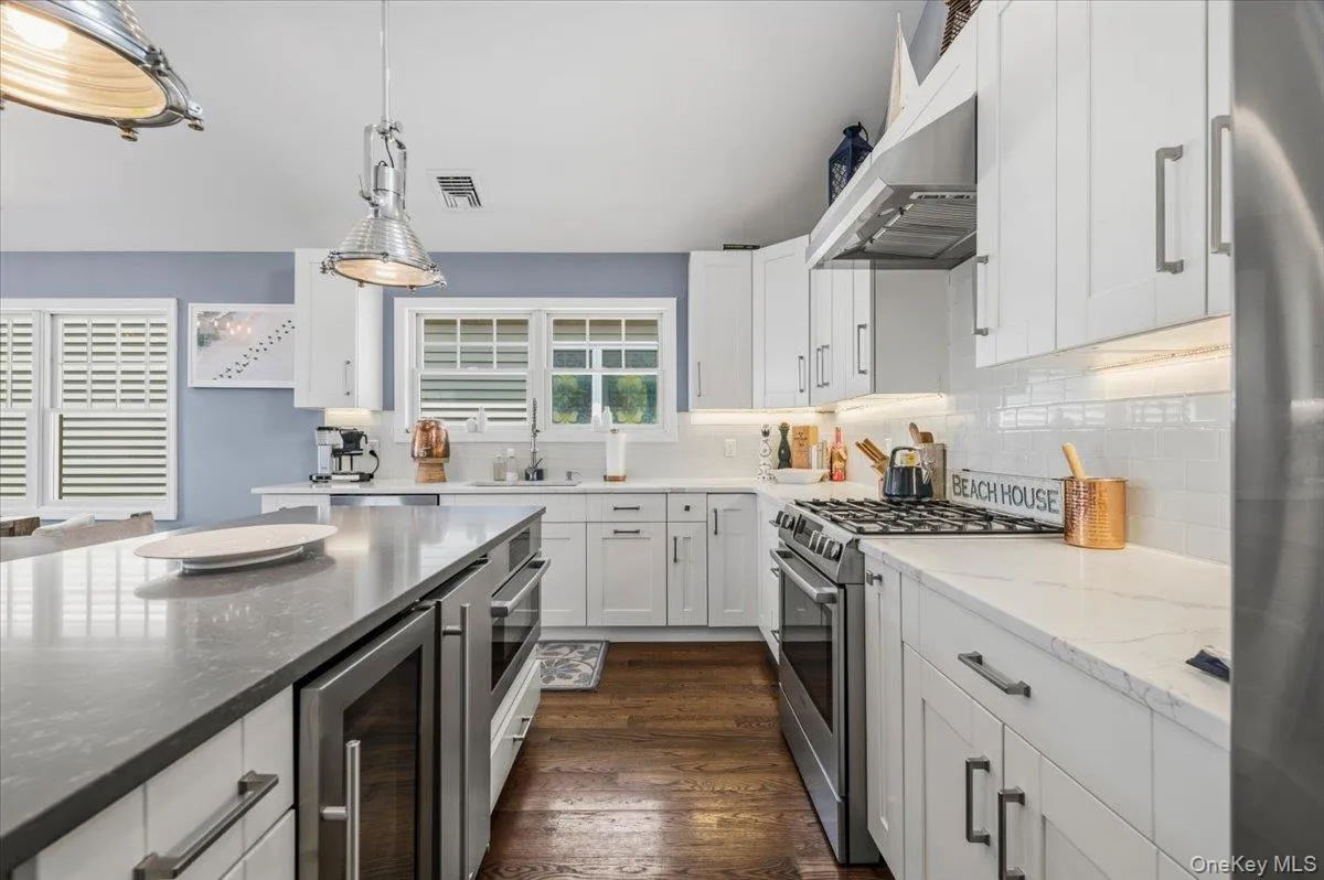 90 Alabama Street, Long Beach, NY, 3 Bedrooms Bedrooms, 6 Rooms Rooms,2 BathroomsBathrooms,Residential,For Rent,Alabama,0,1030387 90 Alabama Street, Long Beach, NY, 3 Bedrooms Bedrooms, 6 Rooms Rooms,2 BathroomsBathrooms,Residential,For Rent,Alabama,0,1030387