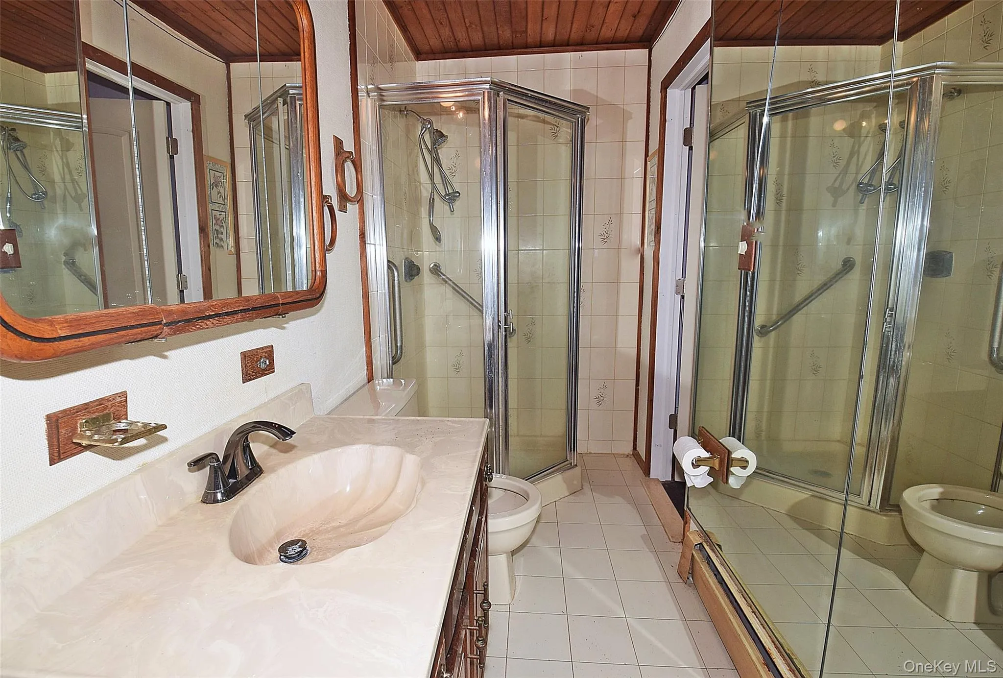 2nd Bathroom 2nd Bathroom