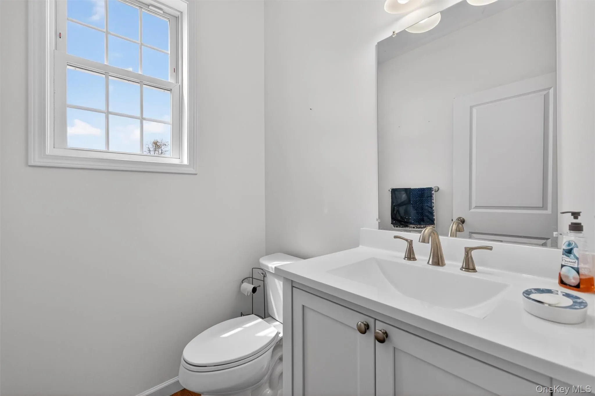 Full Bathroom -Upper Level Full Bathroom -Upper Level