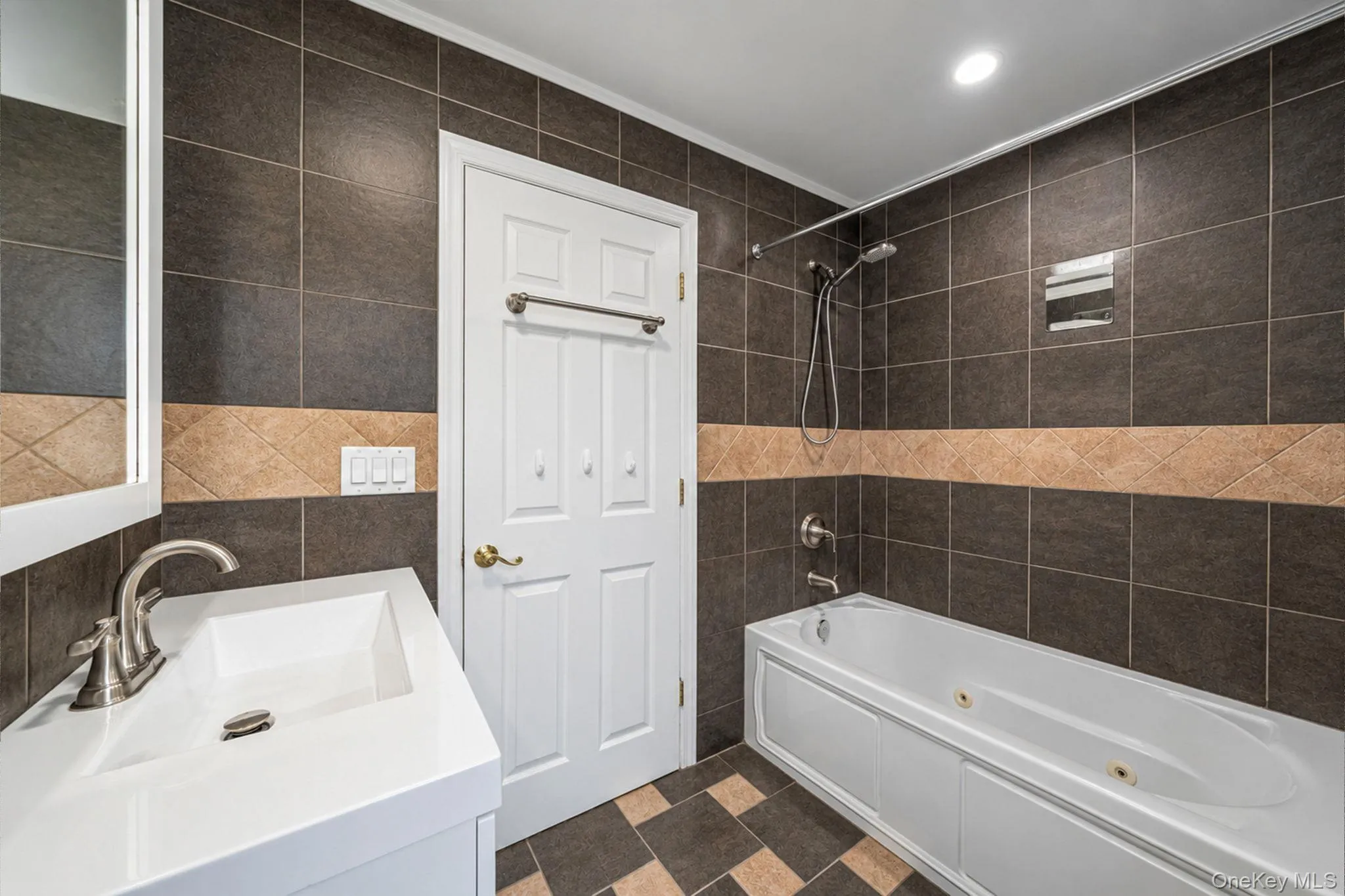 12 Nelson Street, Hempstead, NY, 3 Bedrooms Bedrooms, 7 Rooms Rooms,2 BathroomsBathrooms,Residential,For Rent,Nelson,0,1030396 12 Nelson Street, Hempstead, NY, 3 Bedrooms Bedrooms, 7 Rooms Rooms,2 BathroomsBathrooms,Residential,For Rent,Nelson,0,1030396