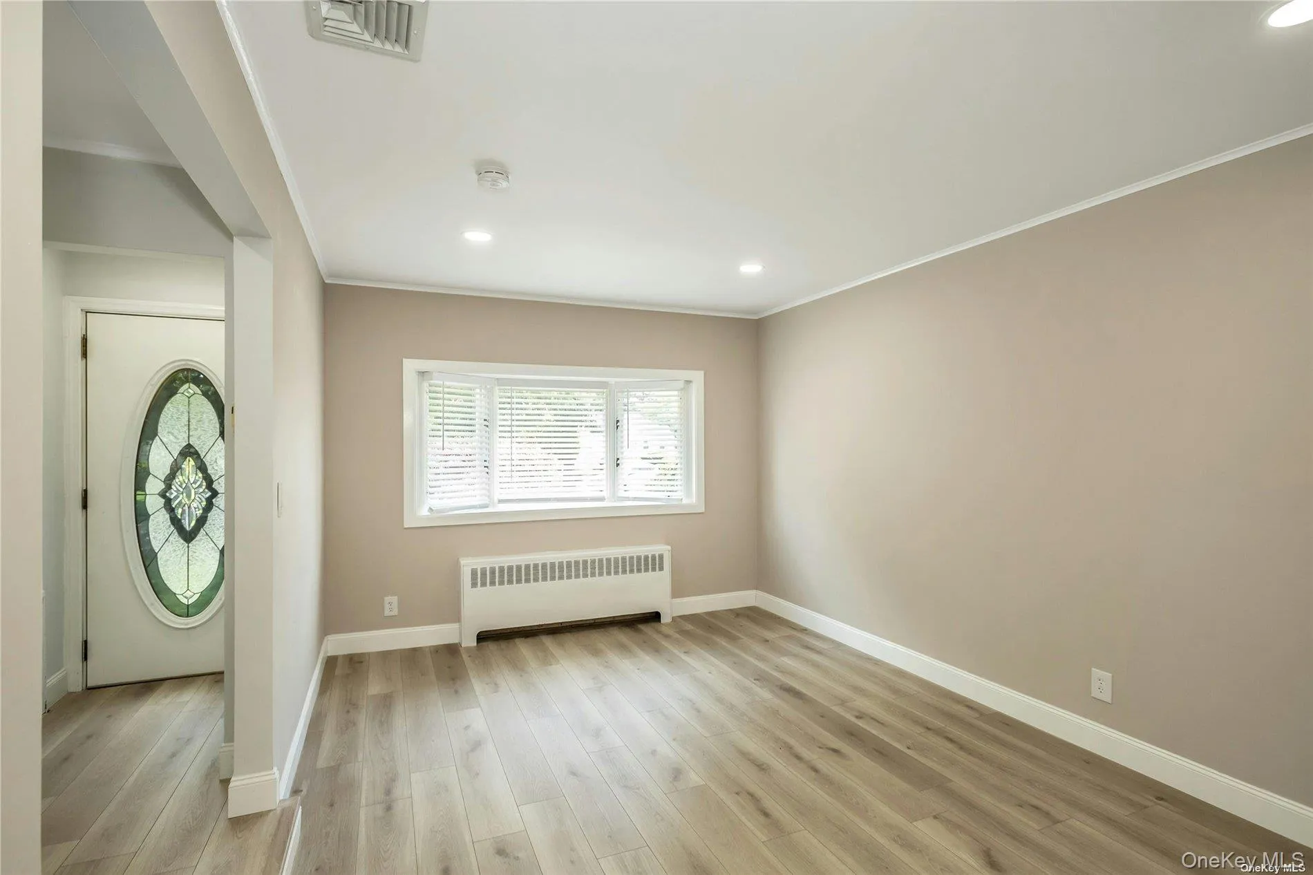 83 Knickerbocker Road, Oyster Bay, NY, 3 Bedrooms Bedrooms, 6 Rooms Rooms,2 BathroomsBathrooms,Residential Lease,For Rent,Knickerbocker,0,1030398 83 Knickerbocker Road, Oyster Bay, NY, 3 Bedrooms Bedrooms, 6 Rooms Rooms,2 BathroomsBathrooms,Residential Lease,For Rent,Knickerbocker,0,1030398