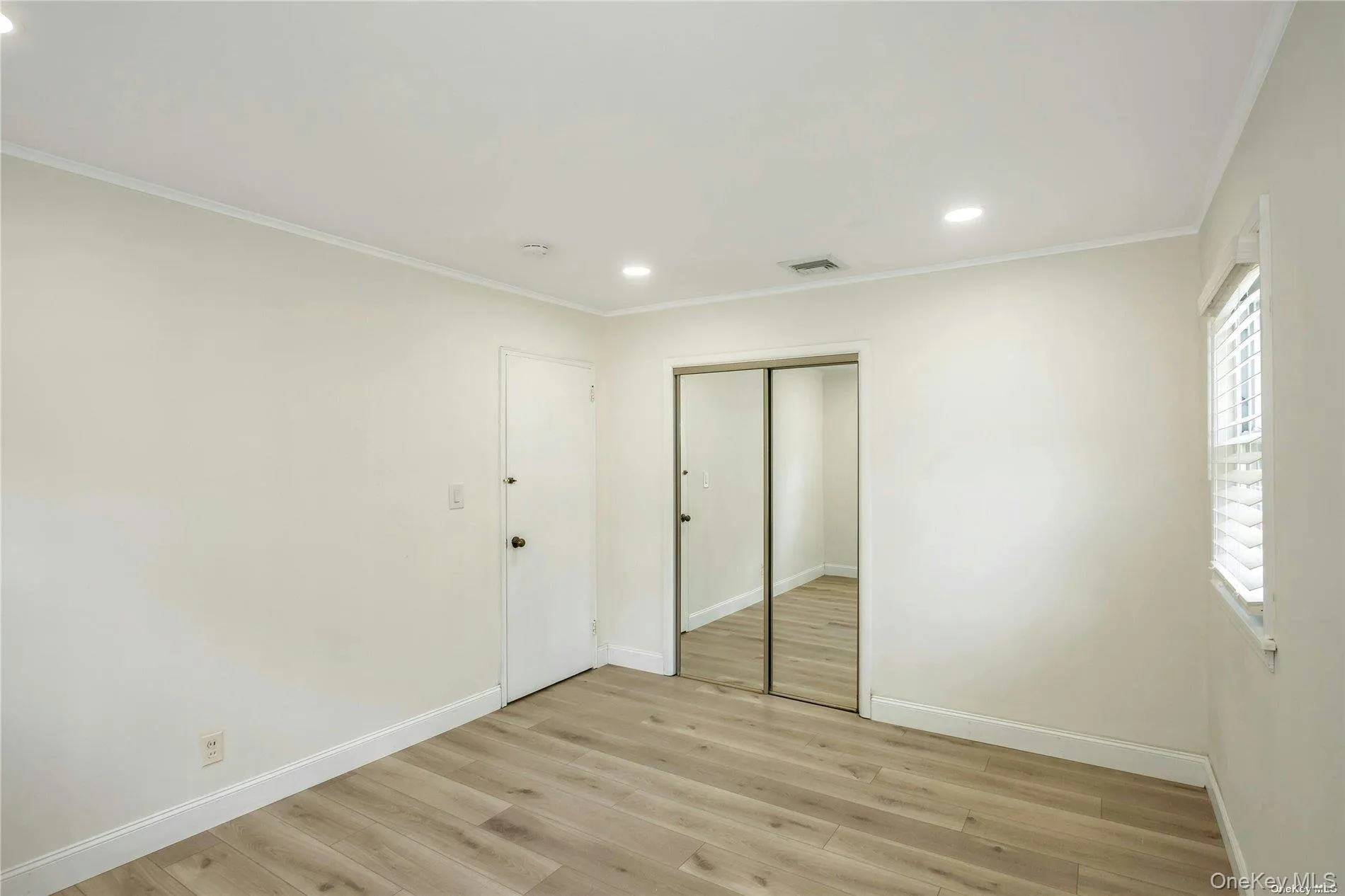 83 Knickerbocker Road, Oyster Bay, NY, 3 Bedrooms Bedrooms, 6 Rooms Rooms,2 BathroomsBathrooms,Residential Lease,For Rent,Knickerbocker,0,1030398 83 Knickerbocker Road, Oyster Bay, NY, 3 Bedrooms Bedrooms, 6 Rooms Rooms,2 BathroomsBathrooms,Residential Lease,For Rent,Knickerbocker,0,1030398