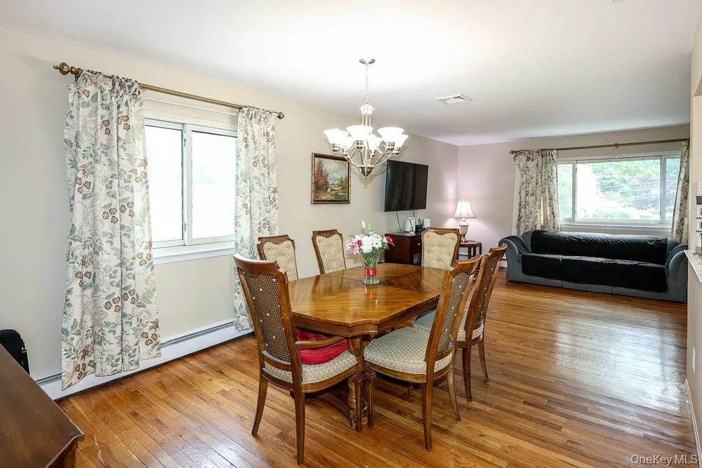 555 Windsor Avenue, Islip, NY, 4 Bedrooms Bedrooms, 7 Rooms Rooms,2 BathroomsBathrooms,Residential,For Rent,Windsor,0,1030408 555 Windsor Avenue, Islip, NY, 4 Bedrooms Bedrooms, 7 Rooms Rooms,2 BathroomsBathrooms,Residential,For Rent,Windsor,0,1030408