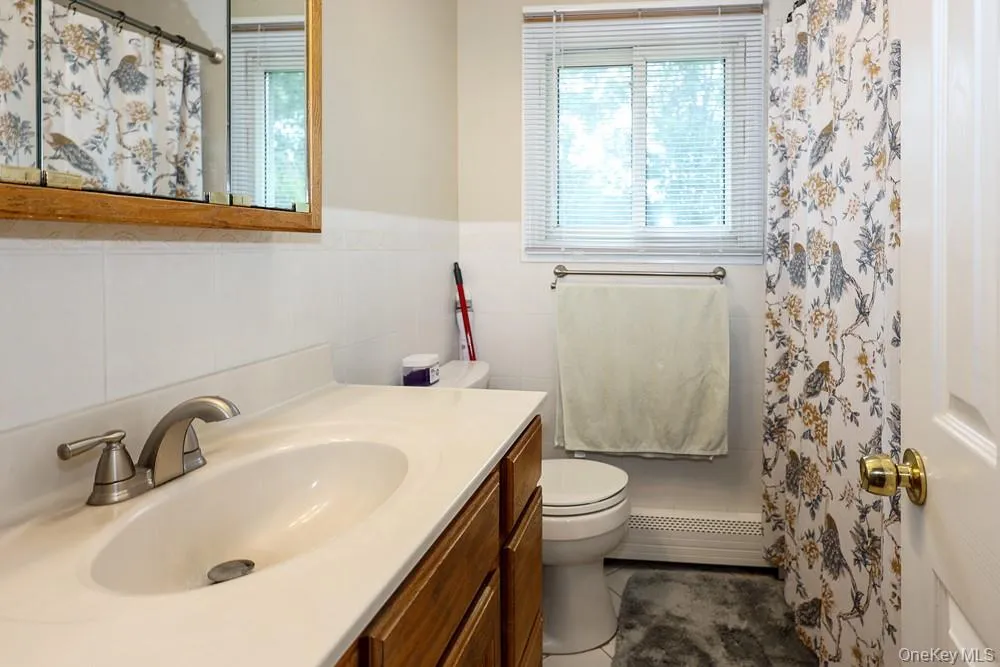 555 Windsor Avenue, Islip, NY, 4 Bedrooms Bedrooms, 7 Rooms Rooms,2 BathroomsBathrooms,Residential,For Rent,Windsor,0,1030408 555 Windsor Avenue, Islip, NY, 4 Bedrooms Bedrooms, 7 Rooms Rooms,2 BathroomsBathrooms,Residential,For Rent,Windsor,0,1030408