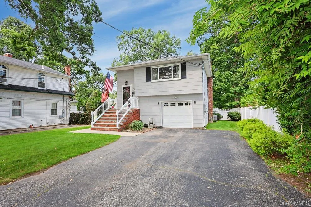 555 Windsor Avenue, Islip, NY, 4 Bedrooms Bedrooms, 7 Rooms Rooms,2 BathroomsBathrooms,Residential,For Rent,Windsor,0,1030408 555 Windsor Avenue, Islip, NY, 4 Bedrooms Bedrooms, 7 Rooms Rooms,2 BathroomsBathrooms,Residential,For Rent,Windsor,0,1030408