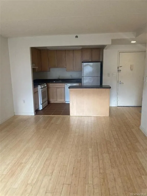 837 Washington Avenue, New York, NY, 1 Bedroom Bedrooms, 2 Rooms Rooms,1 BathroomBathrooms,Residential,For Rent,Washington,0,1030412 837 Washington Avenue, New York, NY, 1 Bedroom Bedrooms, 2 Rooms Rooms,1 BathroomBathrooms,Residential,For Rent,Washington,0,1030412