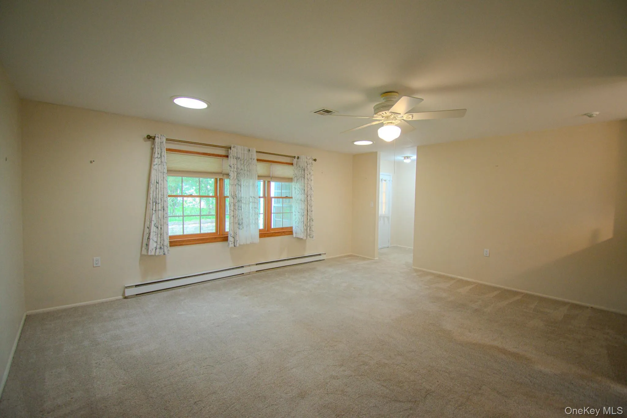 179 Ventry Court, Brookhaven, NY, 2 Bedrooms Bedrooms, 6 Rooms Rooms,1 BathroomBathrooms,Residential,For Rent,Ventry,0,1030417 179 Ventry Court, Brookhaven, NY, 2 Bedrooms Bedrooms, 6 Rooms Rooms,1 BathroomBathrooms,Residential,For Rent,Ventry,0,1030417