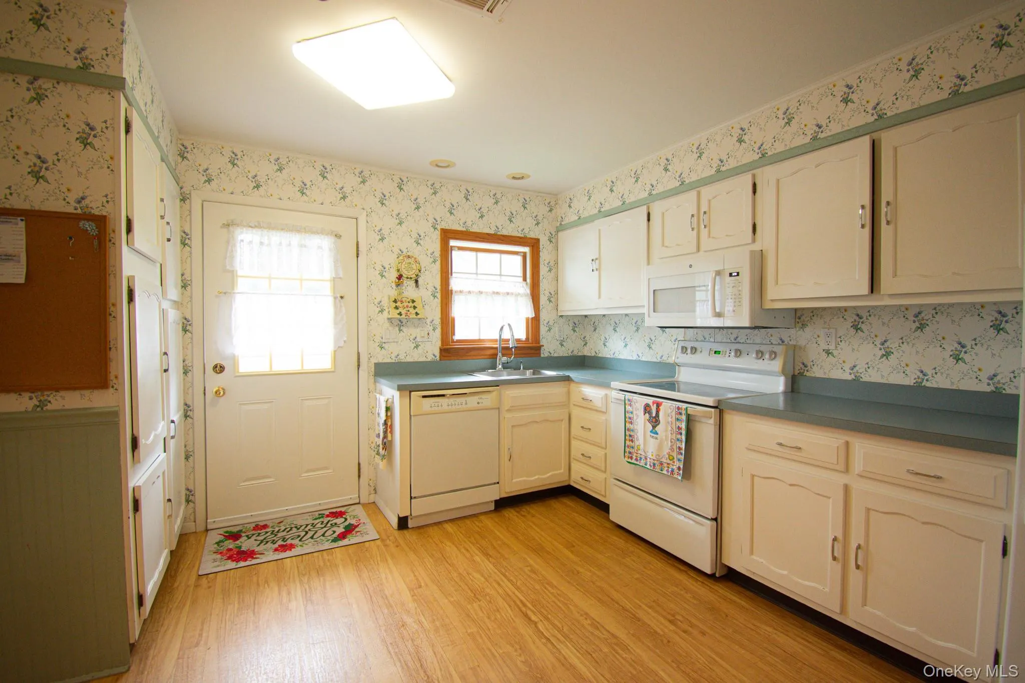 179 Ventry Court, Brookhaven, NY, 2 Bedrooms Bedrooms, 6 Rooms Rooms,1 BathroomBathrooms,Residential,For Rent,Ventry,0,1030417 179 Ventry Court, Brookhaven, NY, 2 Bedrooms Bedrooms, 6 Rooms Rooms,1 BathroomBathrooms,Residential,For Rent,Ventry,0,1030417