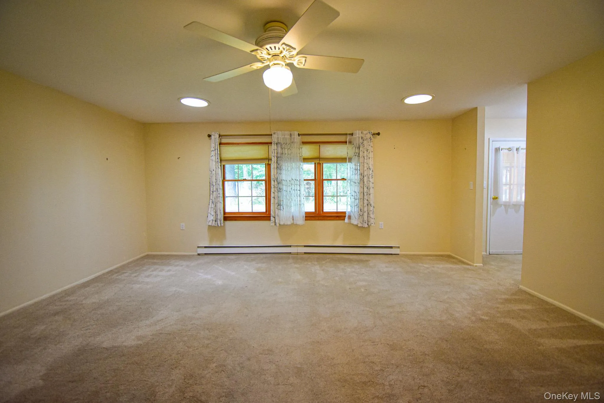 179 Ventry Court, Brookhaven, NY, 2 Bedrooms Bedrooms, 6 Rooms Rooms,1 BathroomBathrooms,Residential,For Rent,Ventry,0,1030417 179 Ventry Court, Brookhaven, NY, 2 Bedrooms Bedrooms, 6 Rooms Rooms,1 BathroomBathrooms,Residential,For Rent,Ventry,0,1030417