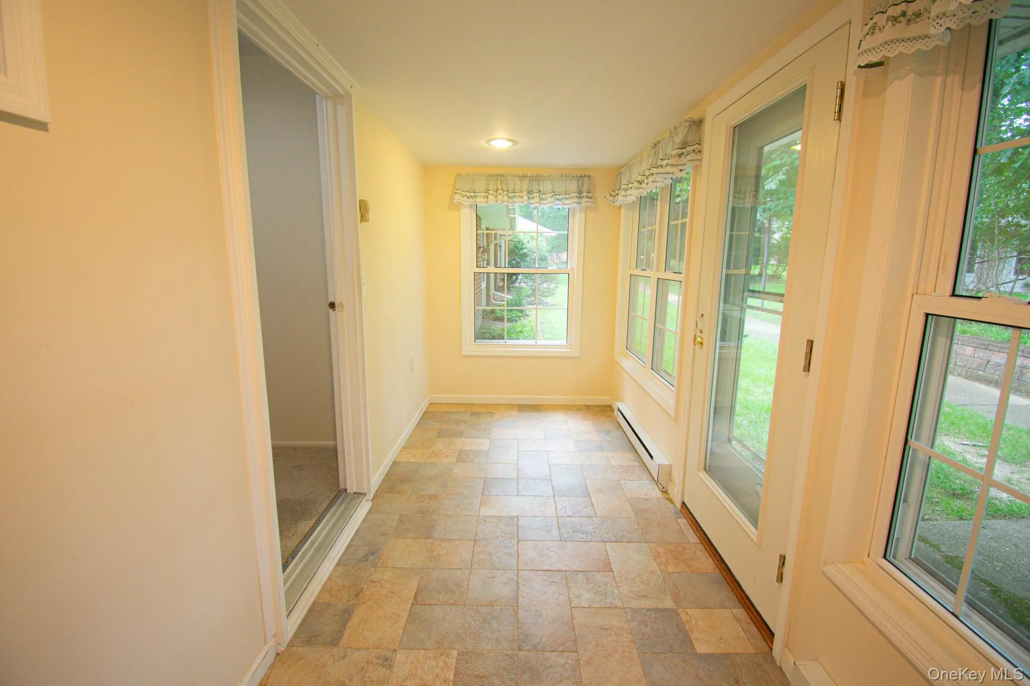 179 Ventry Court, Brookhaven, NY, 2 Bedrooms Bedrooms, 6 Rooms Rooms,1 BathroomBathrooms,Residential,For Rent,Ventry,0,1030417 179 Ventry Court, Brookhaven, NY, 2 Bedrooms Bedrooms, 6 Rooms Rooms,1 BathroomBathrooms,Residential,For Rent,Ventry,0,1030417