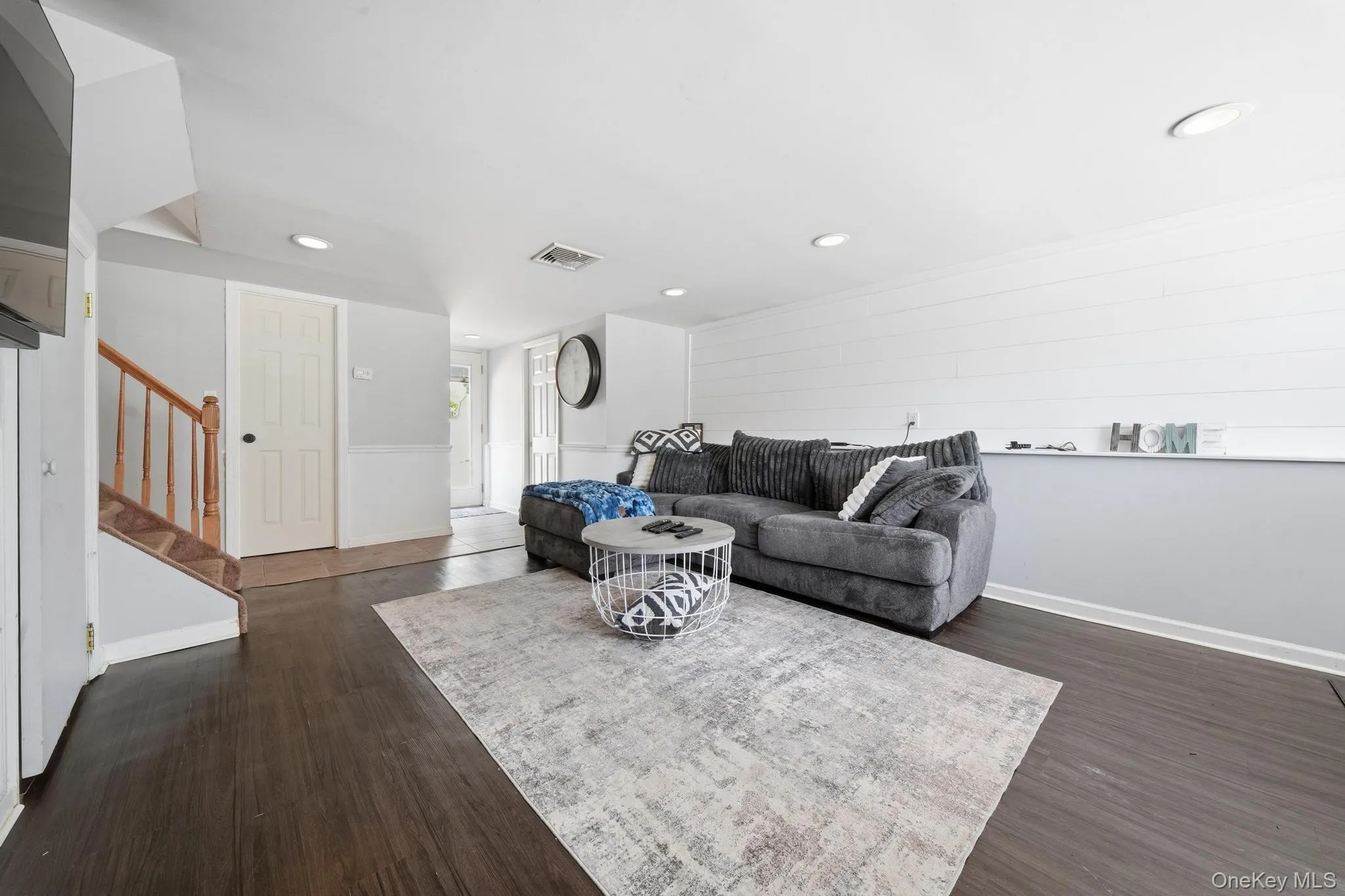 422 Park Lane, Oyster Bay, NY, 3 Bedrooms Bedrooms, 9 Rooms Rooms,2 BathroomsBathrooms,Residential,For Rent,Park,0,1030423 422 Park Lane, Oyster Bay, NY, 3 Bedrooms Bedrooms, 9 Rooms Rooms,2 BathroomsBathrooms,Residential,For Rent,Park,0,1030423
