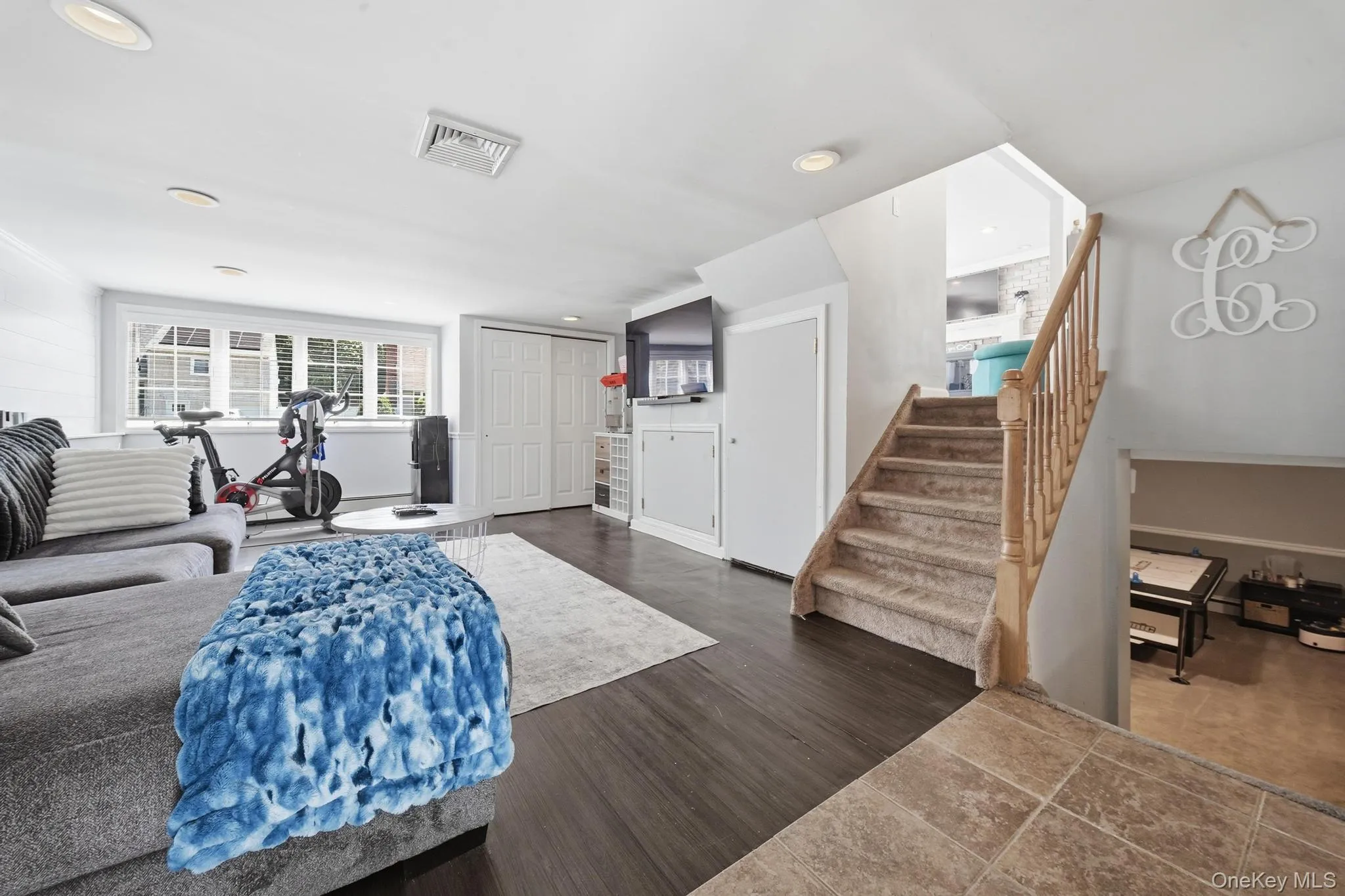 422 Park Lane, Oyster Bay, NY, 3 Bedrooms Bedrooms, 9 Rooms Rooms,2 BathroomsBathrooms,Residential,For Rent,Park,0,1030423 422 Park Lane, Oyster Bay, NY, 3 Bedrooms Bedrooms, 9 Rooms Rooms,2 BathroomsBathrooms,Residential,For Rent,Park,0,1030423