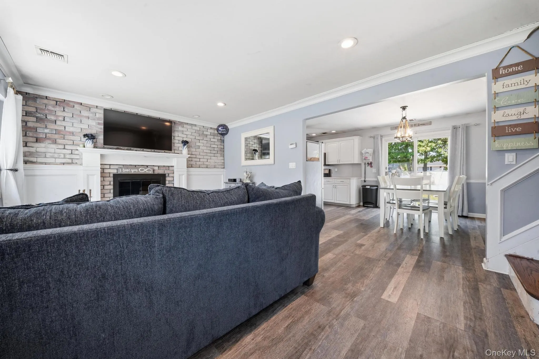 422 Park Lane, Oyster Bay, NY, 3 Bedrooms Bedrooms, 9 Rooms Rooms,2 BathroomsBathrooms,Residential,For Rent,Park,0,1030423 422 Park Lane, Oyster Bay, NY, 3 Bedrooms Bedrooms, 9 Rooms Rooms,2 BathroomsBathrooms,Residential,For Rent,Park,0,1030423