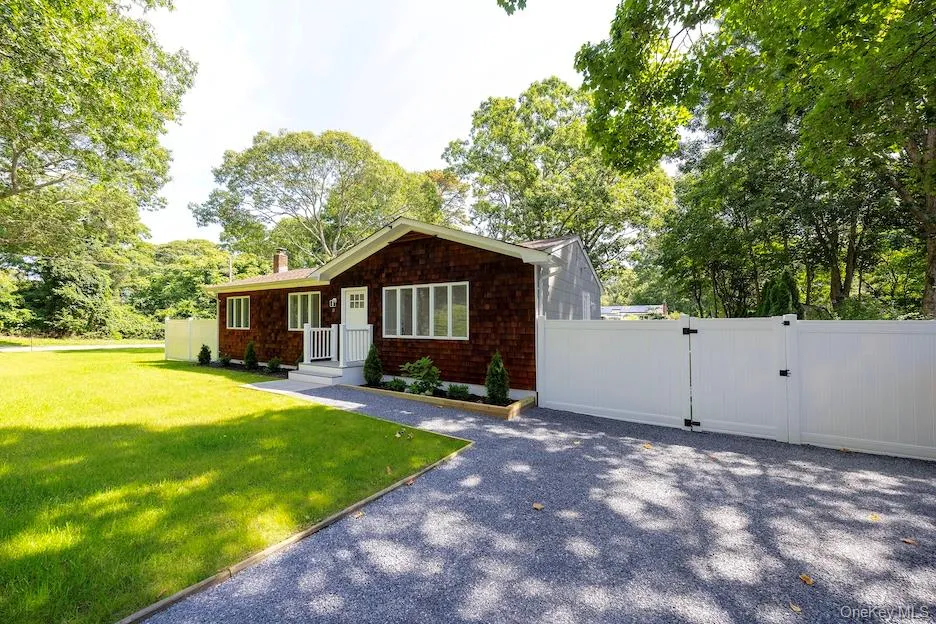 18 EASTERLY Road, Southampton, NY, 3 Bedrooms Bedrooms, 8 Rooms Rooms,2 BathroomsBathrooms,Residential,For Rent,EASTERLY,0,1030424 18 EASTERLY Road, Southampton, NY, 3 Bedrooms Bedrooms, 8 Rooms Rooms,2 BathroomsBathrooms,Residential,For Rent,EASTERLY,0,1030424
