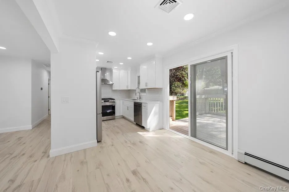 18 EASTERLY Road, Southampton, NY, 3 Bedrooms Bedrooms, 8 Rooms Rooms,2 BathroomsBathrooms,Residential,For Rent,EASTERLY,0,1030424 18 EASTERLY Road, Southampton, NY, 3 Bedrooms Bedrooms, 8 Rooms Rooms,2 BathroomsBathrooms,Residential,For Rent,EASTERLY,0,1030424