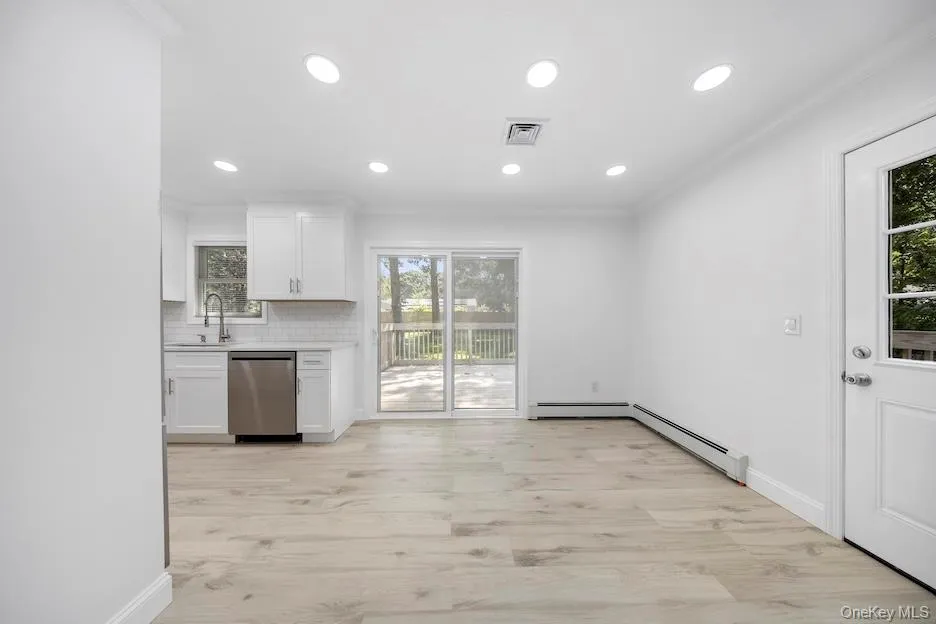18 EASTERLY Road, Southampton, NY, 3 Bedrooms Bedrooms, 8 Rooms Rooms,2 BathroomsBathrooms,Residential,For Rent,EASTERLY,0,1030424 18 EASTERLY Road, Southampton, NY, 3 Bedrooms Bedrooms, 8 Rooms Rooms,2 BathroomsBathrooms,Residential,For Rent,EASTERLY,0,1030424