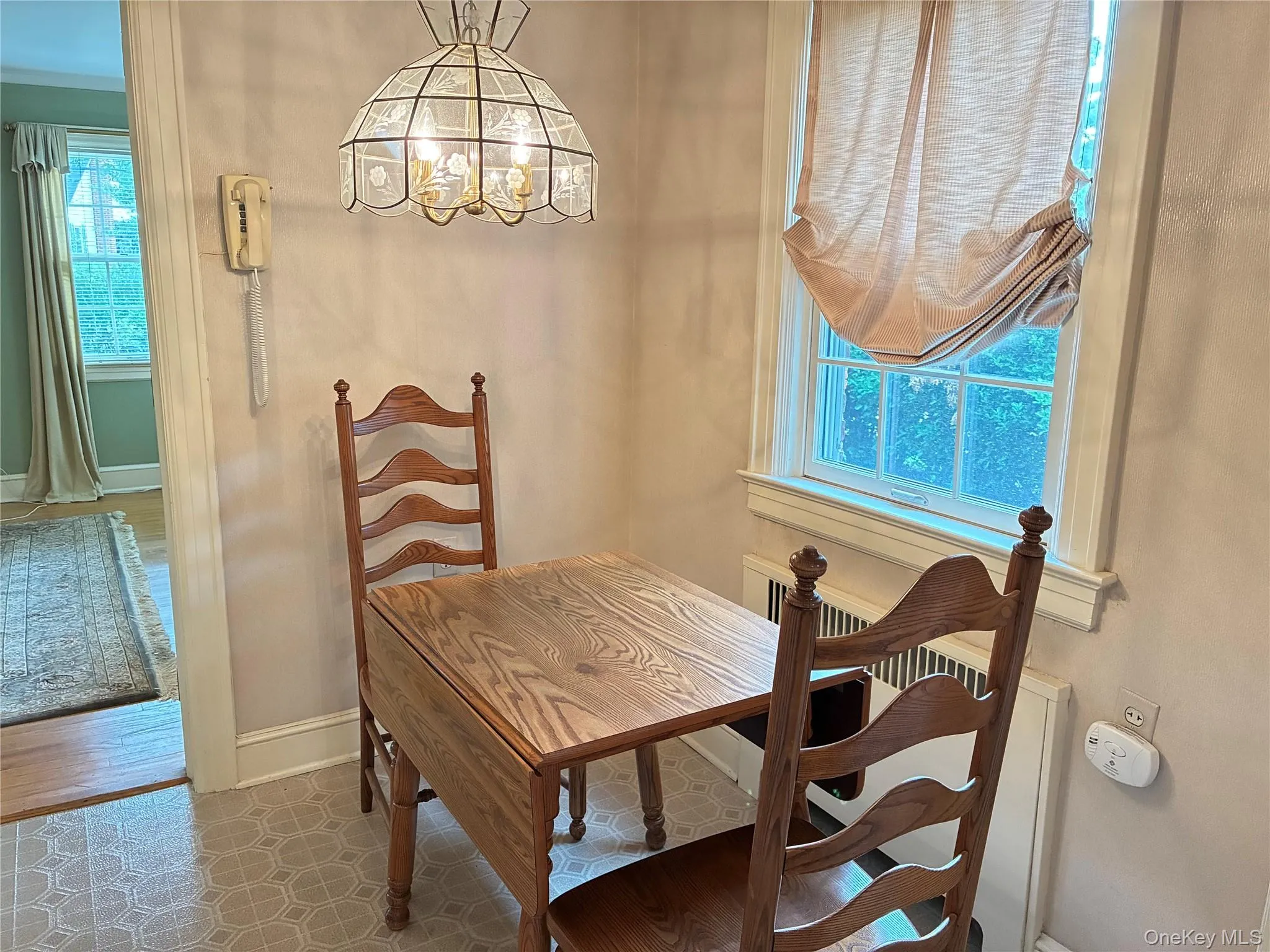 Eat-In Kitchen/ Breakfast Nook Eat-In Kitchen/ Breakfast Nook