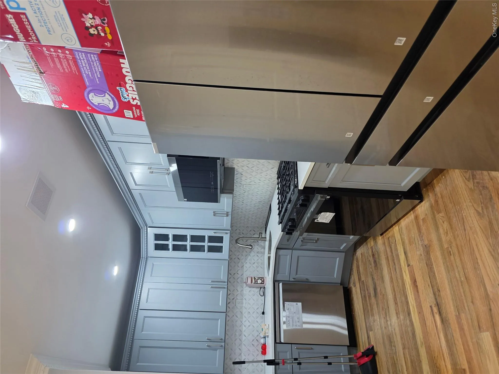 91-12 Park Lane, New York, NY, 3 Bedrooms Bedrooms, 5 Rooms Rooms,2 BathroomsBathrooms,Residential Lease,For Rent,Park,0,1030430 91-12 Park Lane, New York, NY, 3 Bedrooms Bedrooms, 5 Rooms Rooms,2 BathroomsBathrooms,Residential Lease,For Rent,Park,0,1030430