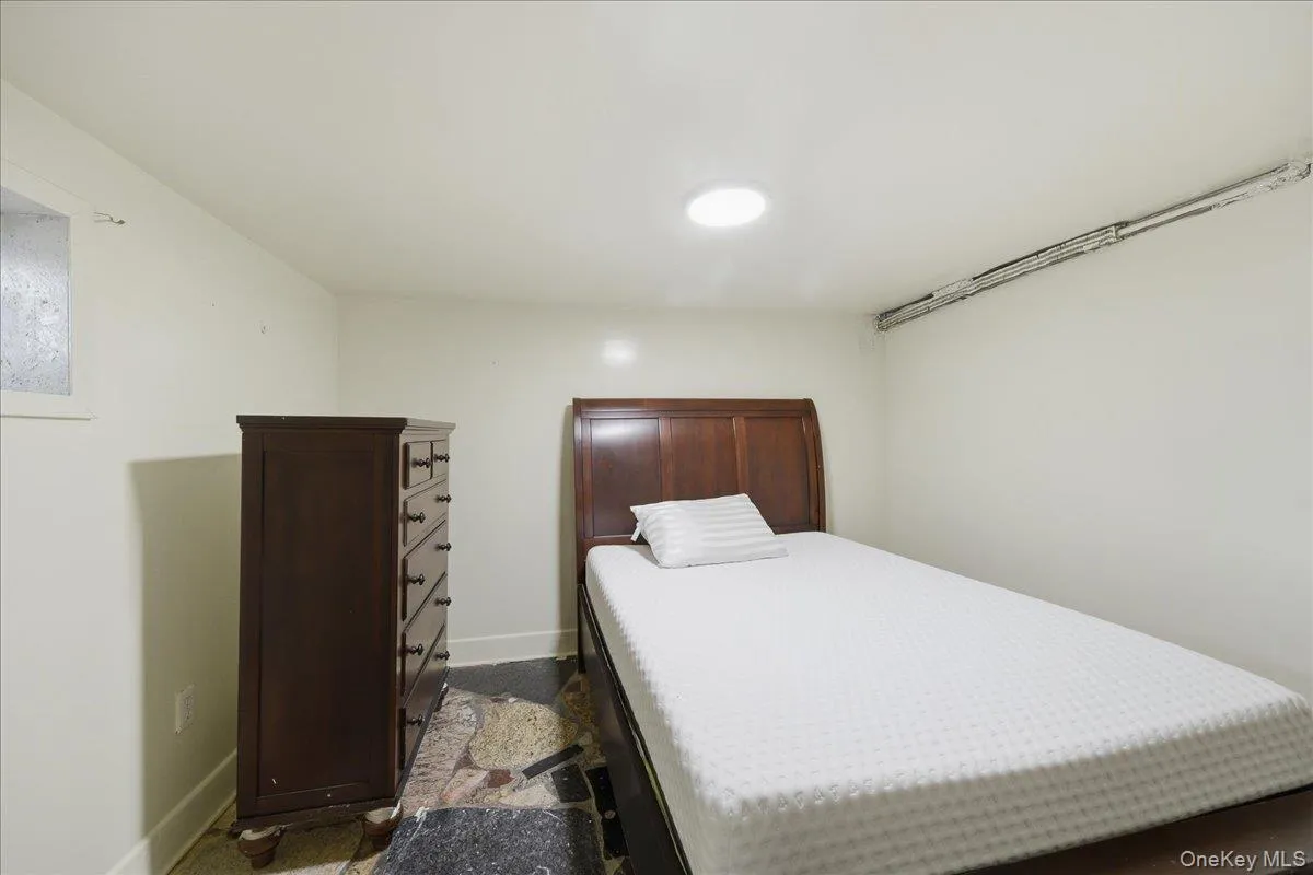672 Drew Street, New York, NY, 3 Bedrooms Bedrooms, 6 Rooms Rooms,3 BathroomsBathrooms,Residential,For Rent,Drew,0,1030432 672 Drew Street, New York, NY, 3 Bedrooms Bedrooms, 6 Rooms Rooms,3 BathroomsBathrooms,Residential,For Rent,Drew,0,1030432