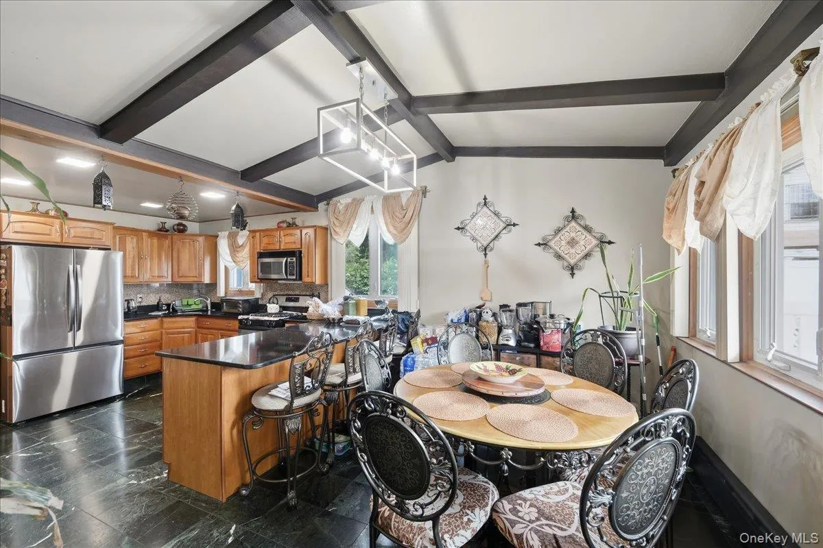 672 Drew Street, New York, NY, 3 Bedrooms Bedrooms, 6 Rooms Rooms,3 BathroomsBathrooms,Residential,For Rent,Drew,0,1030432 672 Drew Street, New York, NY, 3 Bedrooms Bedrooms, 6 Rooms Rooms,3 BathroomsBathrooms,Residential,For Rent,Drew,0,1030432