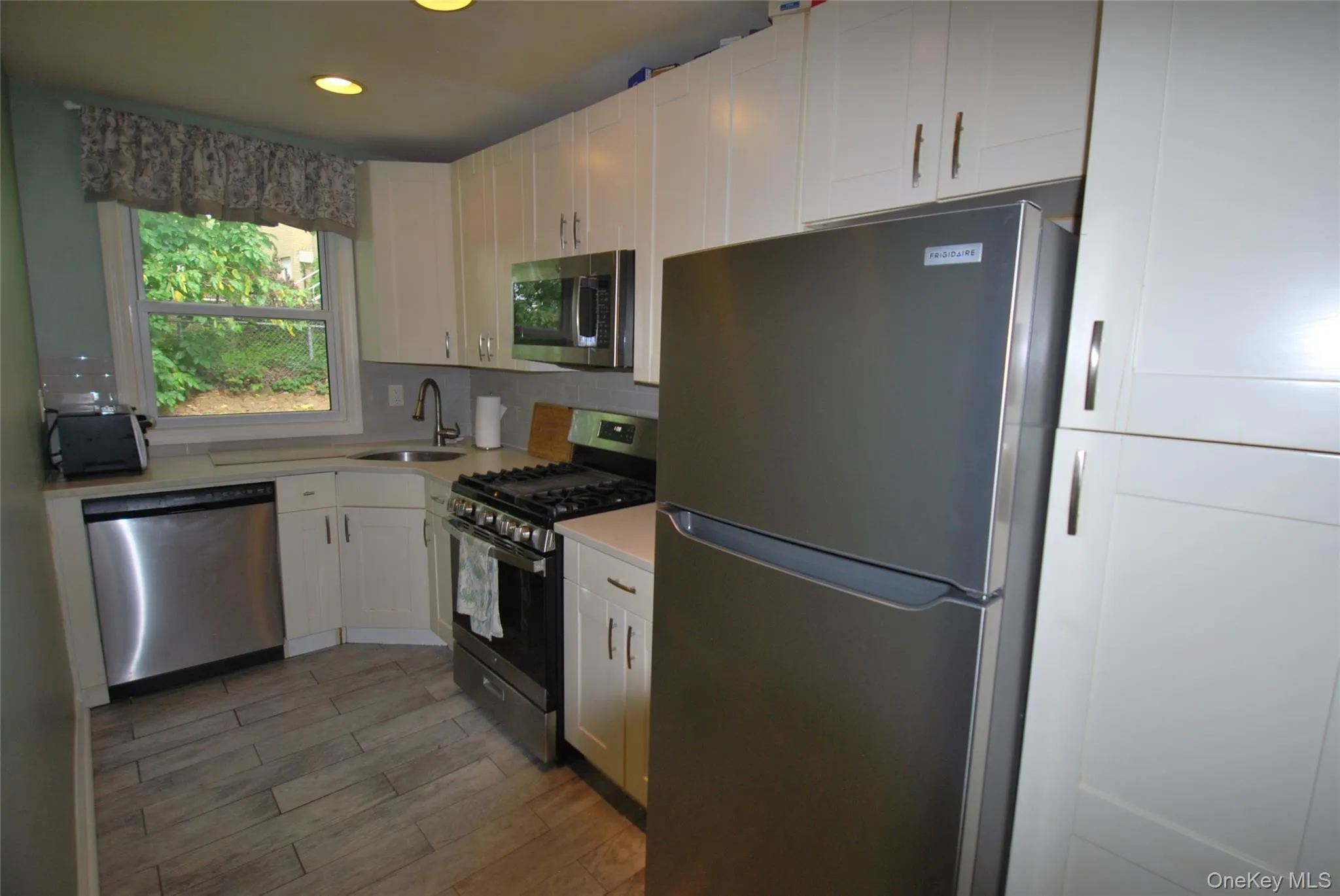 9 Stokes Road, Yonkers, NY, 2 Rooms Rooms,1 BathroomBathrooms,Residential,For Rent,Stokes,0,1030436 9 Stokes Road, Yonkers, NY, 2 Rooms Rooms,1 BathroomBathrooms,Residential,For Rent,Stokes,0,1030436