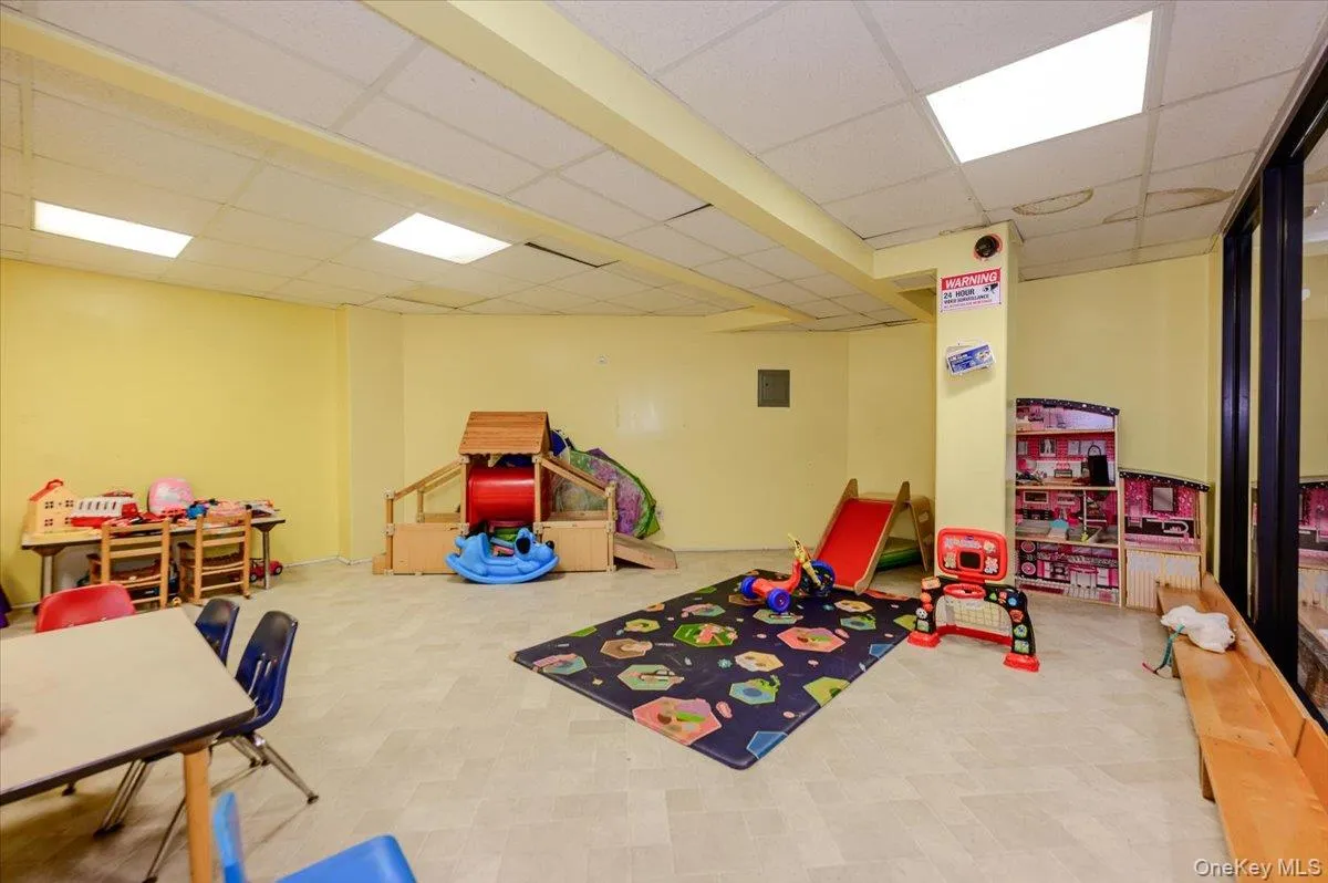 33-44 93rd Street, New York, NY, 2 Bedrooms Bedrooms, 6 Rooms Rooms,1 BathroomBathrooms,Residential,For Rent,93rd,0,1030438 33-44 93rd Street, New York, NY, 2 Bedrooms Bedrooms, 6 Rooms Rooms,1 BathroomBathrooms,Residential,For Rent,93rd,0,1030438