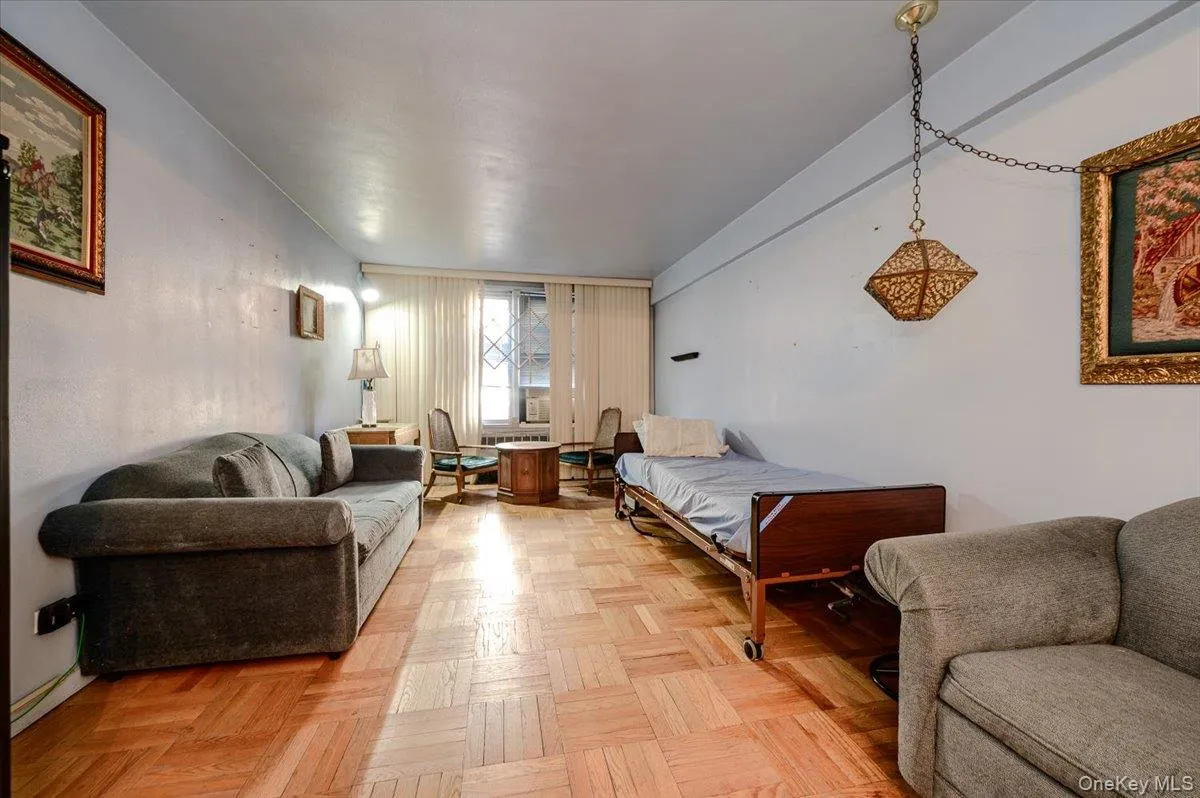 33-44 93rd Street, New York, NY, 2 Bedrooms Bedrooms, 6 Rooms Rooms,1 BathroomBathrooms,Residential,For Rent,93rd,0,1030438 33-44 93rd Street, New York, NY, 2 Bedrooms Bedrooms, 6 Rooms Rooms,1 BathroomBathrooms,Residential,For Rent,93rd,0,1030438