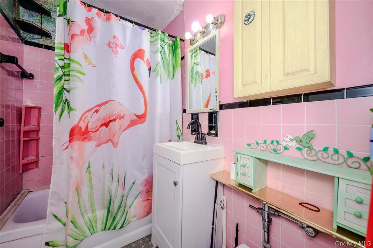 33-44 93rd Street, New York, NY, 2 Bedrooms Bedrooms, 6 Rooms Rooms,1 BathroomBathrooms,Residential,For Rent,93rd,0,1030438 33-44 93rd Street, New York, NY, 2 Bedrooms Bedrooms, 6 Rooms Rooms,1 BathroomBathrooms,Residential,For Rent,93rd,0,1030438