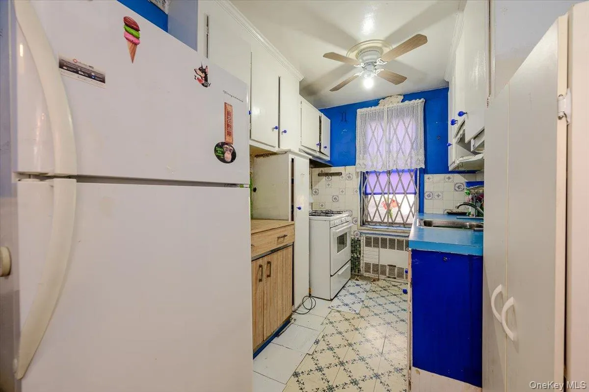 33-44 93rd Street, New York, NY, 2 Bedrooms Bedrooms, 6 Rooms Rooms,1 BathroomBathrooms,Residential,For Rent,93rd,0,1030438 33-44 93rd Street, New York, NY, 2 Bedrooms Bedrooms, 6 Rooms Rooms,1 BathroomBathrooms,Residential,For Rent,93rd,0,1030438