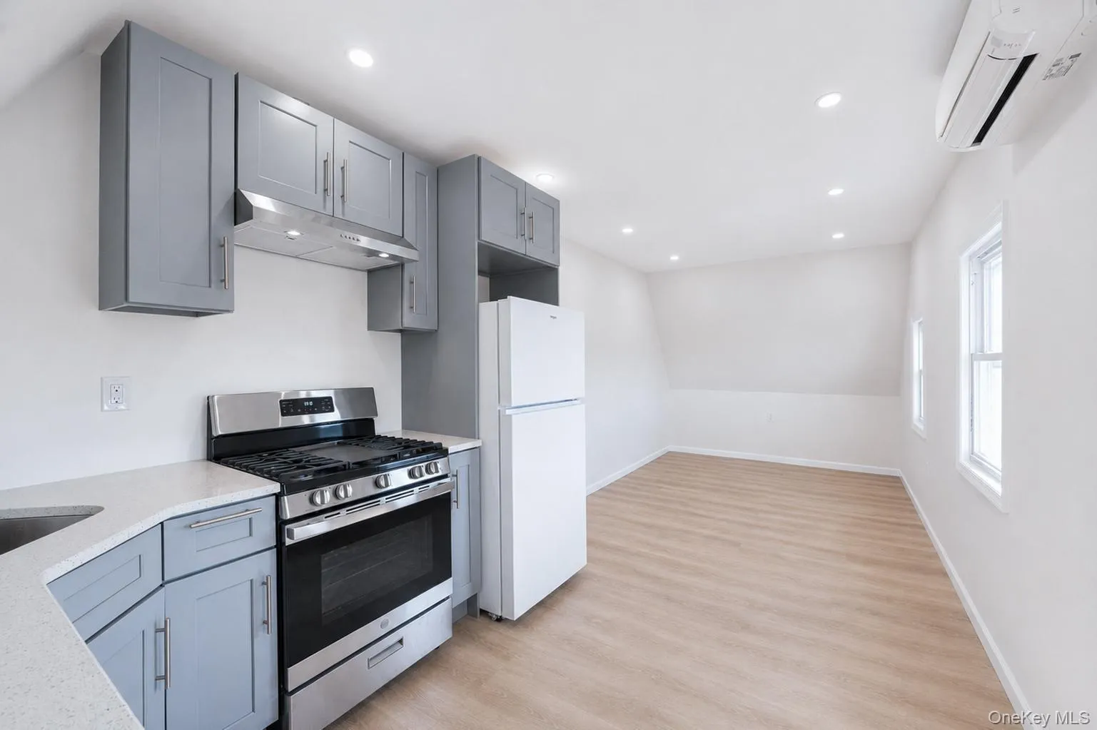 8566 151st Street, New York, NY, 1 Bedroom Bedrooms, 3 Rooms Rooms,1 BathroomBathrooms,Residential Lease,For Rent,151st,0,1030442 8566 151st Street, New York, NY, 1 Bedroom Bedrooms, 3 Rooms Rooms,1 BathroomBathrooms,Residential Lease,For Rent,151st,0,1030442
