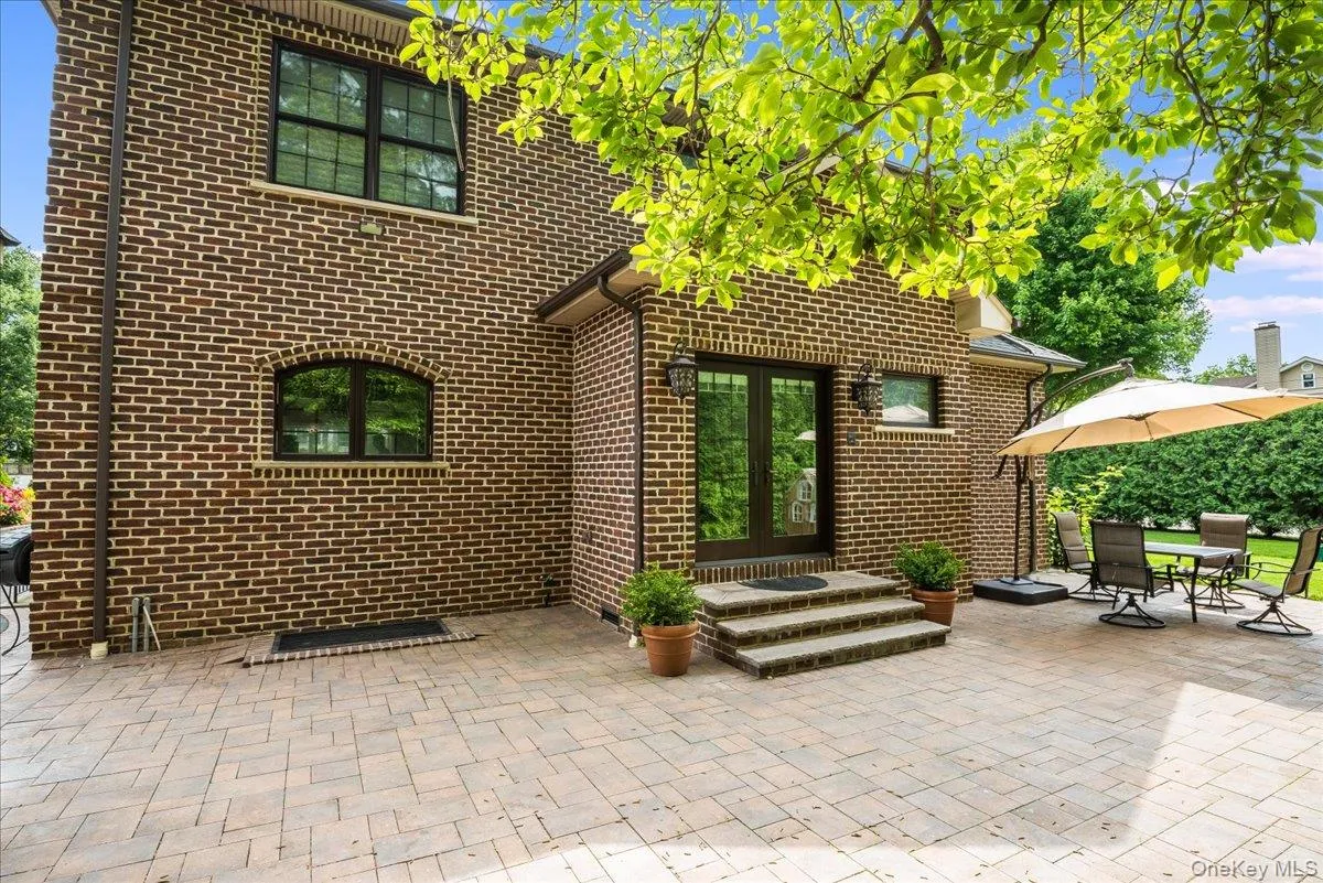 11 School Street, North Hempstead, NY, 4 Bedrooms Bedrooms, 8 Rooms Rooms,3 BathroomsBathrooms,Residential Lease,For Rent,School,0,1030452 11 School Street, North Hempstead, NY, 4 Bedrooms Bedrooms, 8 Rooms Rooms,3 BathroomsBathrooms,Residential Lease,For Rent,School,0,1030452