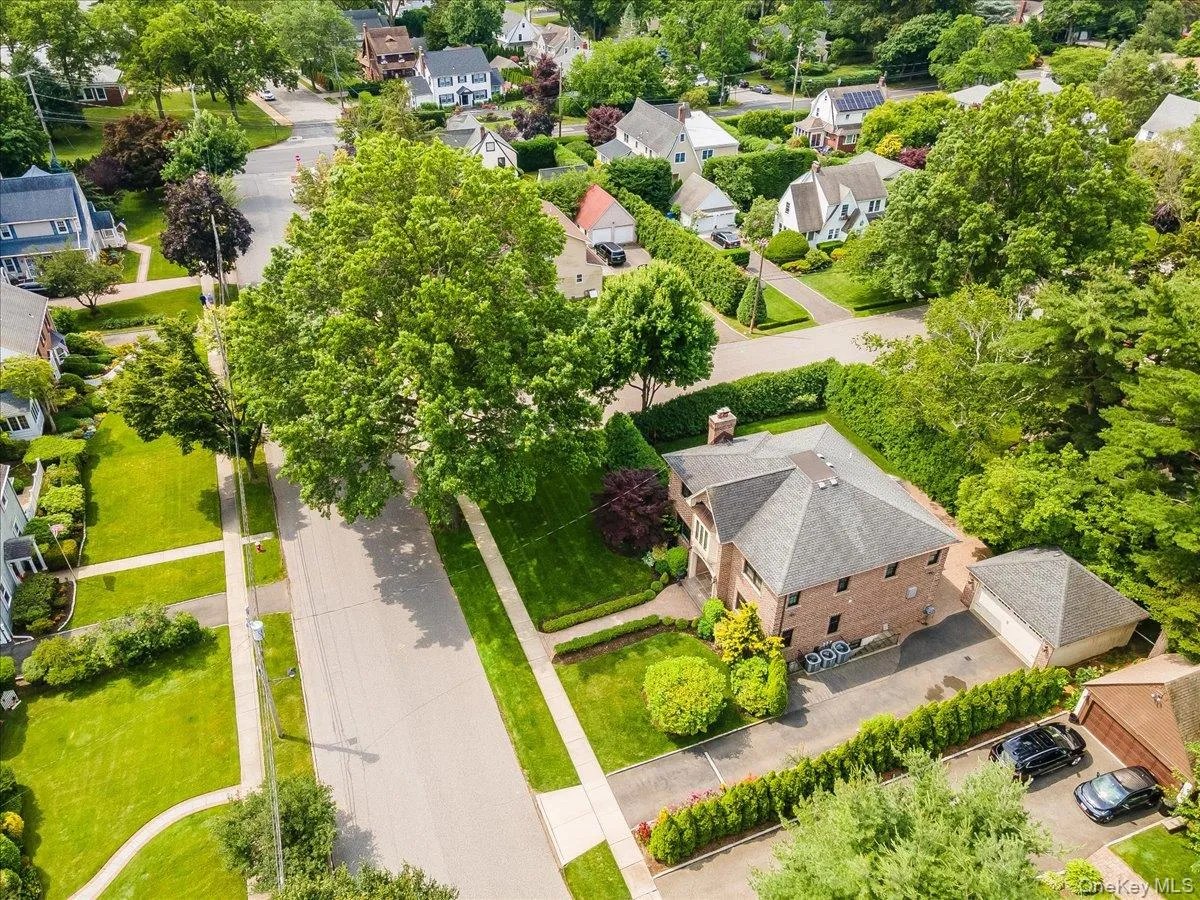 11 School Street, North Hempstead, NY, 4 Bedrooms Bedrooms, 8 Rooms Rooms,3 BathroomsBathrooms,Residential Lease,For Rent,School,0,1030452 11 School Street, North Hempstead, NY, 4 Bedrooms Bedrooms, 8 Rooms Rooms,3 BathroomsBathrooms,Residential Lease,For Rent,School,0,1030452