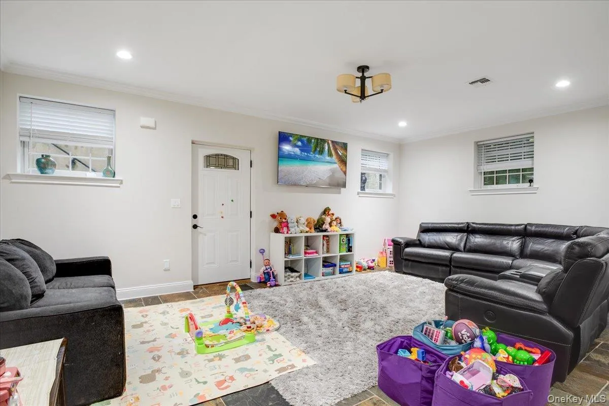 11 School Street, North Hempstead, NY, 4 Bedrooms Bedrooms, 8 Rooms Rooms,3 BathroomsBathrooms,Residential Lease,For Rent,School,0,1030452 11 School Street, North Hempstead, NY, 4 Bedrooms Bedrooms, 8 Rooms Rooms,3 BathroomsBathrooms,Residential Lease,For Rent,School,0,1030452