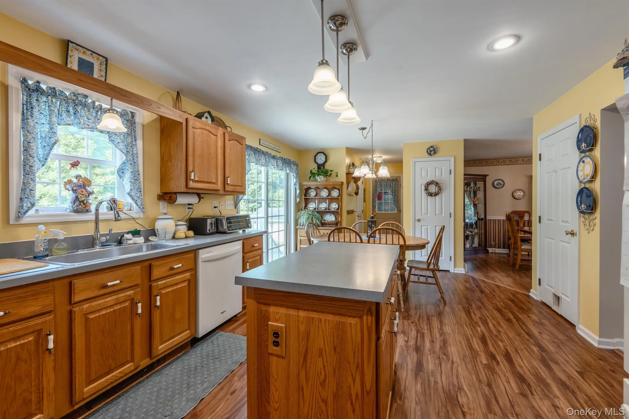 188 Rogers Street, Esopus, NY, 4 Bedrooms Bedrooms, 8 Rooms Rooms,2 BathroomsBathrooms,Residential,For Rent,Rogers,0,1030460 188 Rogers Street, Esopus, NY, 4 Bedrooms Bedrooms, 8 Rooms Rooms,2 BathroomsBathrooms,Residential,For Rent,Rogers,0,1030460