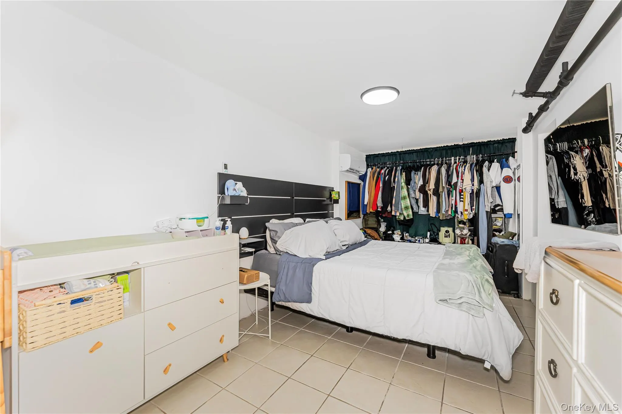 426 Calhoun Avenue, New York, NY, 3 Bedrooms Bedrooms, 7 Rooms Rooms,2 BathroomsBathrooms,Residential,For Rent,Calhoun,0,1030465 426 Calhoun Avenue, New York, NY, 3 Bedrooms Bedrooms, 7 Rooms Rooms,2 BathroomsBathrooms,Residential,For Rent,Calhoun,0,1030465