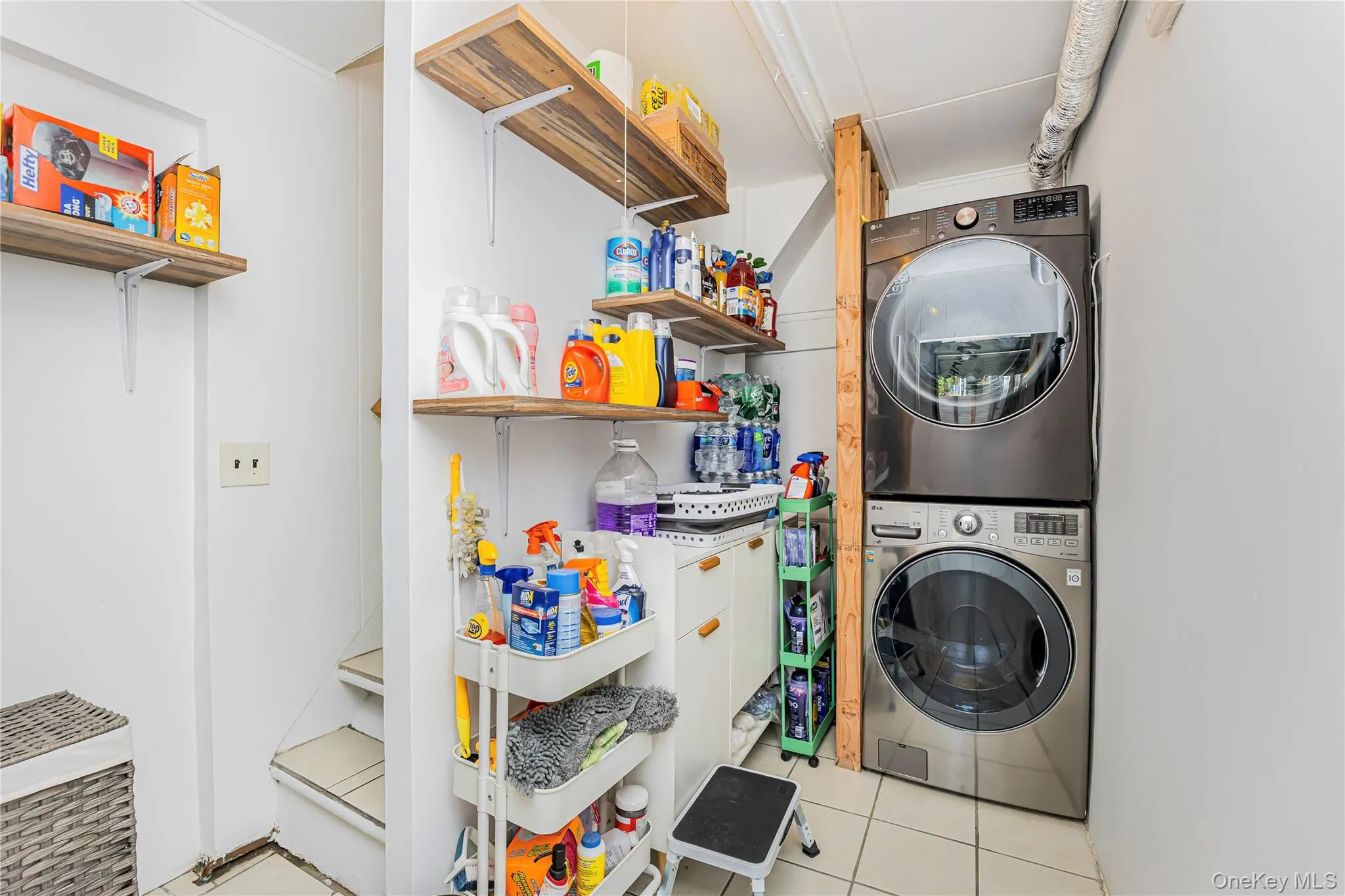 426 Calhoun Avenue, New York, NY, 3 Bedrooms Bedrooms, 7 Rooms Rooms,2 BathroomsBathrooms,Residential,For Rent,Calhoun,0,1030465 426 Calhoun Avenue, New York, NY, 3 Bedrooms Bedrooms, 7 Rooms Rooms,2 BathroomsBathrooms,Residential,For Rent,Calhoun,0,1030465