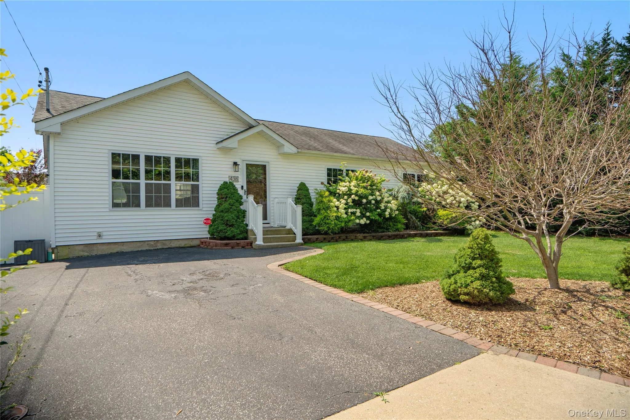 438 Richmond Boulevard, Islip, NY, 3 Bedrooms Bedrooms, 6 Rooms Rooms,2 BathroomsBathrooms,Residential,For Rent,Richmond,0,1030469 438 Richmond Boulevard, Islip, NY, 3 Bedrooms Bedrooms, 6 Rooms Rooms,2 BathroomsBathrooms,Residential,For Rent,Richmond,0,1030469