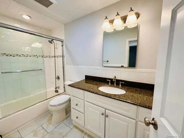 165/167 Main Street, Mount Kisco, NY, 3 Bedrooms Bedrooms, 5 Rooms Rooms,1 BathroomBathrooms,Residential Lease,For Rent,Main,0,1030474 165/167 Main Street, Mount Kisco, NY, 3 Bedrooms Bedrooms, 5 Rooms Rooms,1 BathroomBathrooms,Residential Lease,For Rent,Main,0,1030474