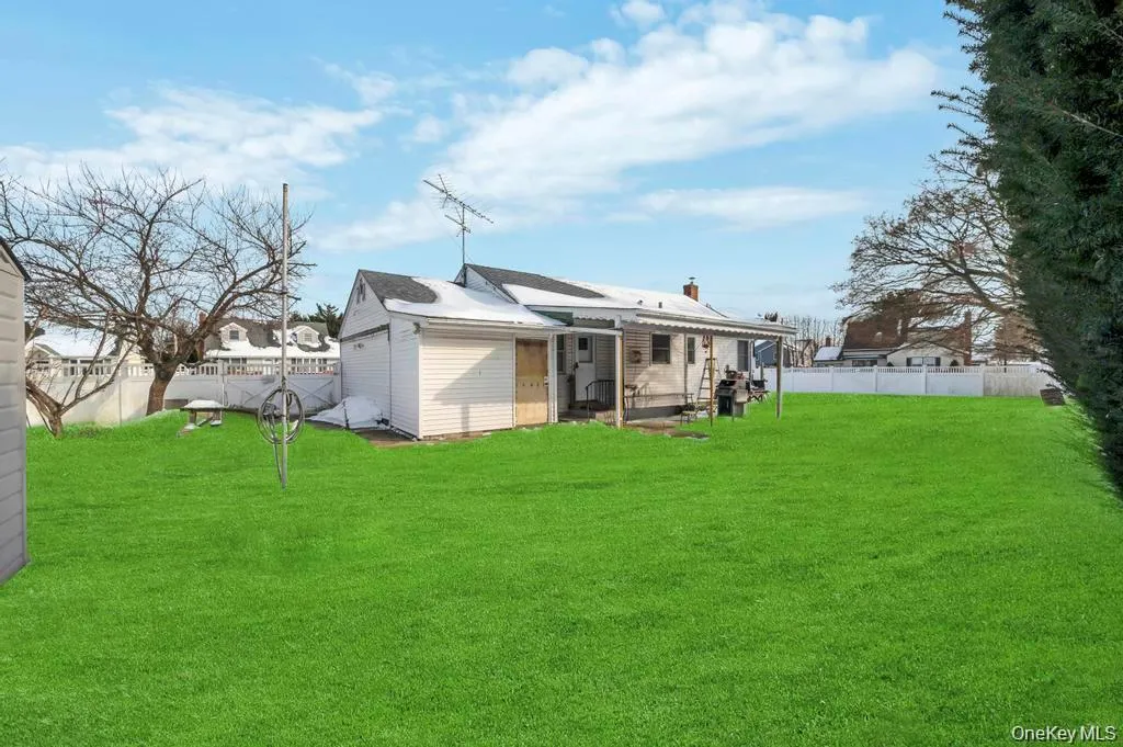4 Adams Street, Oyster Bay, NY, 3 Bedrooms Bedrooms, 9 Rooms Rooms,2 BathroomsBathrooms,Residential,For Rent,Adams,0,1030482 4 Adams Street, Oyster Bay, NY, 3 Bedrooms Bedrooms, 9 Rooms Rooms,2 BathroomsBathrooms,Residential,For Rent,Adams,0,1030482