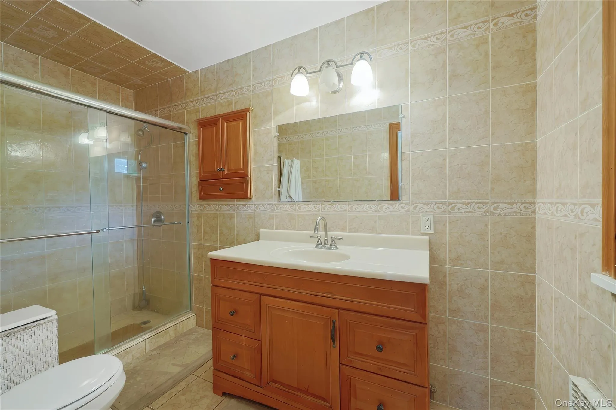 14 Clover Drive, North Hempstead, NY, 4 Bedrooms Bedrooms, 10 Rooms Rooms,2 BathroomsBathrooms,Residential,For Rent,Clover,0,1030494 14 Clover Drive, North Hempstead, NY, 4 Bedrooms Bedrooms, 10 Rooms Rooms,2 BathroomsBathrooms,Residential,For Rent,Clover,0,1030494