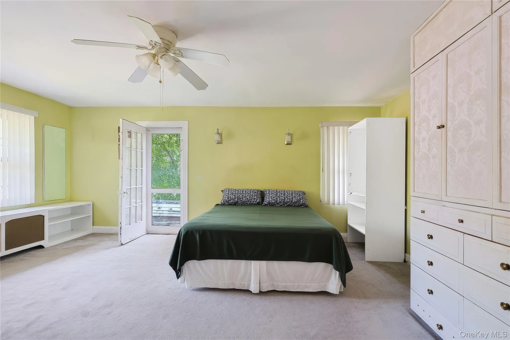 14 Clover Drive, North Hempstead, NY, 4 Bedrooms Bedrooms, 10 Rooms Rooms,2 BathroomsBathrooms,Residential,For Rent,Clover,0,1030494 14 Clover Drive, North Hempstead, NY, 4 Bedrooms Bedrooms, 10 Rooms Rooms,2 BathroomsBathrooms,Residential,For Rent,Clover,0,1030494