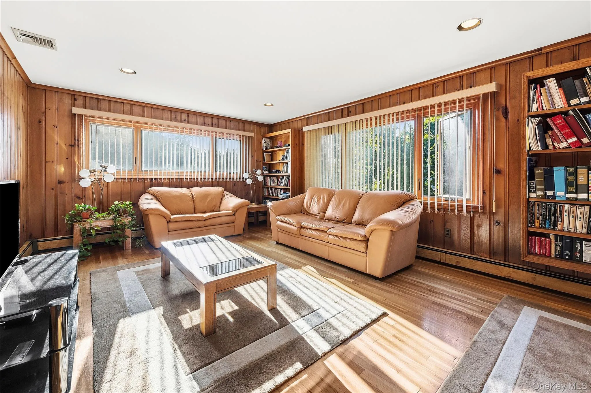 14 Sunview Drive, Glen Cove, NY, 3 Bedrooms Bedrooms, 7 Rooms Rooms,2 BathroomsBathrooms,Residential,For Rent,Sunview,0,1030496 14 Sunview Drive, Glen Cove, NY, 3 Bedrooms Bedrooms, 7 Rooms Rooms,2 BathroomsBathrooms,Residential,For Rent,Sunview,0,1030496