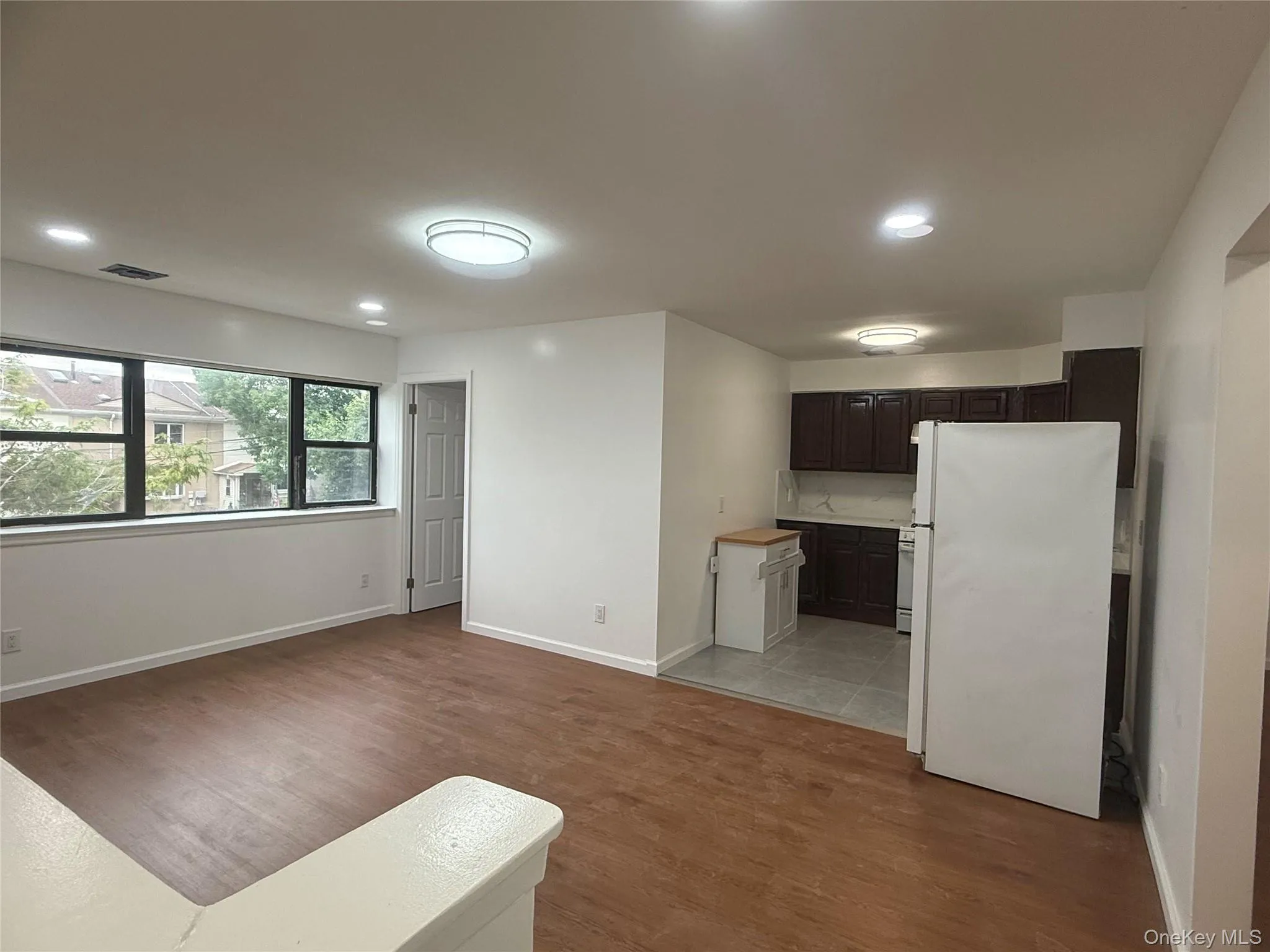 11109 62nd Drive, New York, NY, 3 Bedrooms Bedrooms, 5 Rooms Rooms,1 BathroomBathrooms,Residential Lease,For Rent,62nd,0,1030498 11109 62nd Drive, New York, NY, 3 Bedrooms Bedrooms, 5 Rooms Rooms,1 BathroomBathrooms,Residential Lease,For Rent,62nd,0,1030498