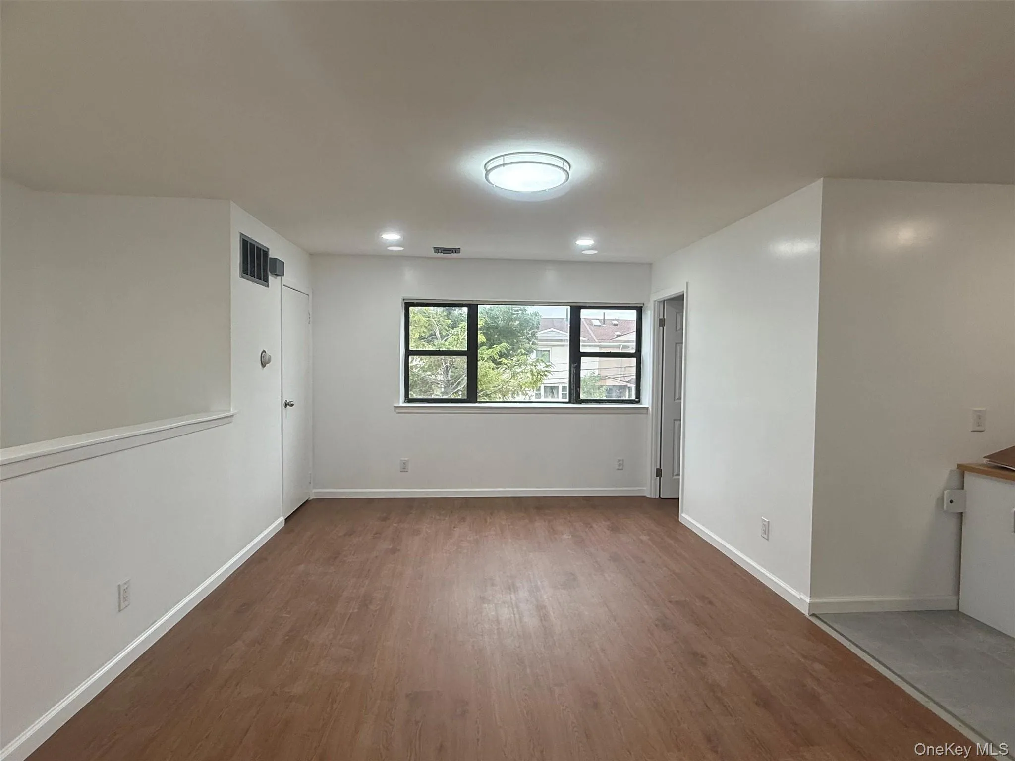 11109 62nd Drive, New York, NY, 3 Bedrooms Bedrooms, 5 Rooms Rooms,1 BathroomBathrooms,Residential Lease,For Rent,62nd,0,1030498 11109 62nd Drive, New York, NY, 3 Bedrooms Bedrooms, 5 Rooms Rooms,1 BathroomBathrooms,Residential Lease,For Rent,62nd,0,1030498