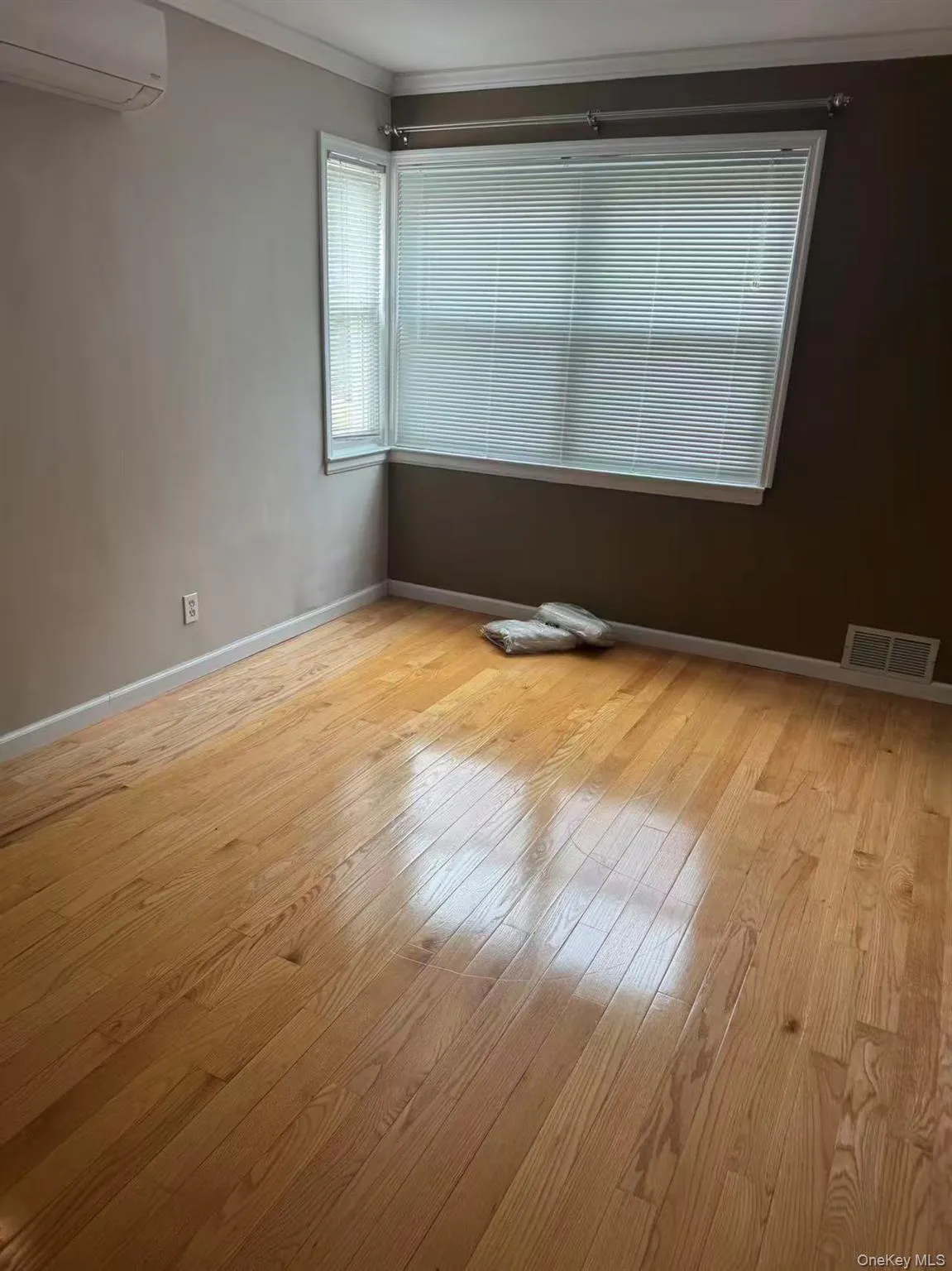 6730 215th Street, New York, NY, 3 Bedrooms Bedrooms, 7 Rooms Rooms,1 BathroomBathrooms,Residential,For Rent,215th,0,1030510 6730 215th Street, New York, NY, 3 Bedrooms Bedrooms, 7 Rooms Rooms,1 BathroomBathrooms,Residential,For Rent,215th,0,1030510