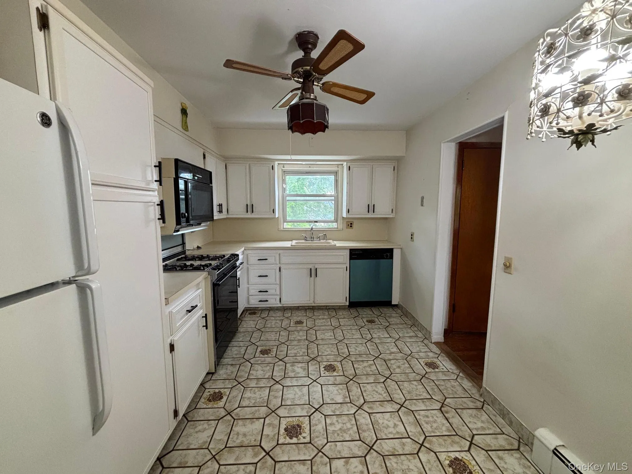 198 Cardean Place, Orangetown, NY, 4 Bedrooms Bedrooms, 9 Rooms Rooms,2 BathroomsBathrooms,Residential,For Rent,Cardean,0,1030516 198 Cardean Place, Orangetown, NY, 4 Bedrooms Bedrooms, 9 Rooms Rooms,2 BathroomsBathrooms,Residential,For Rent,Cardean,0,1030516