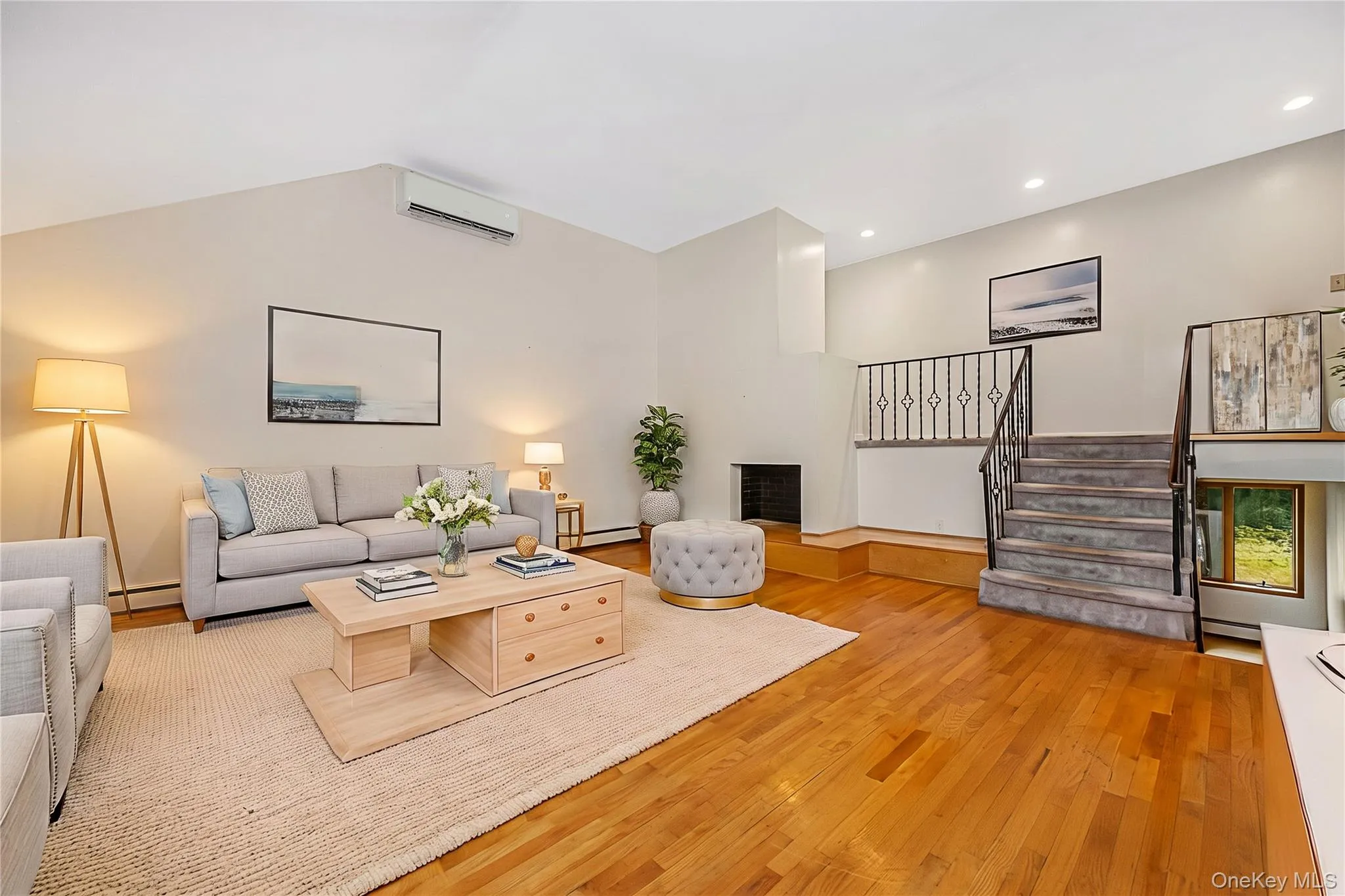 6 Village Drive, Oyster Bay, NY, 5 Bedrooms Bedrooms, 7 Rooms Rooms,3 BathroomsBathrooms,Residential,For Rent,Village,0,1030525 6 Village Drive, Oyster Bay, NY, 5 Bedrooms Bedrooms, 7 Rooms Rooms,3 BathroomsBathrooms,Residential,For Rent,Village,0,1030525